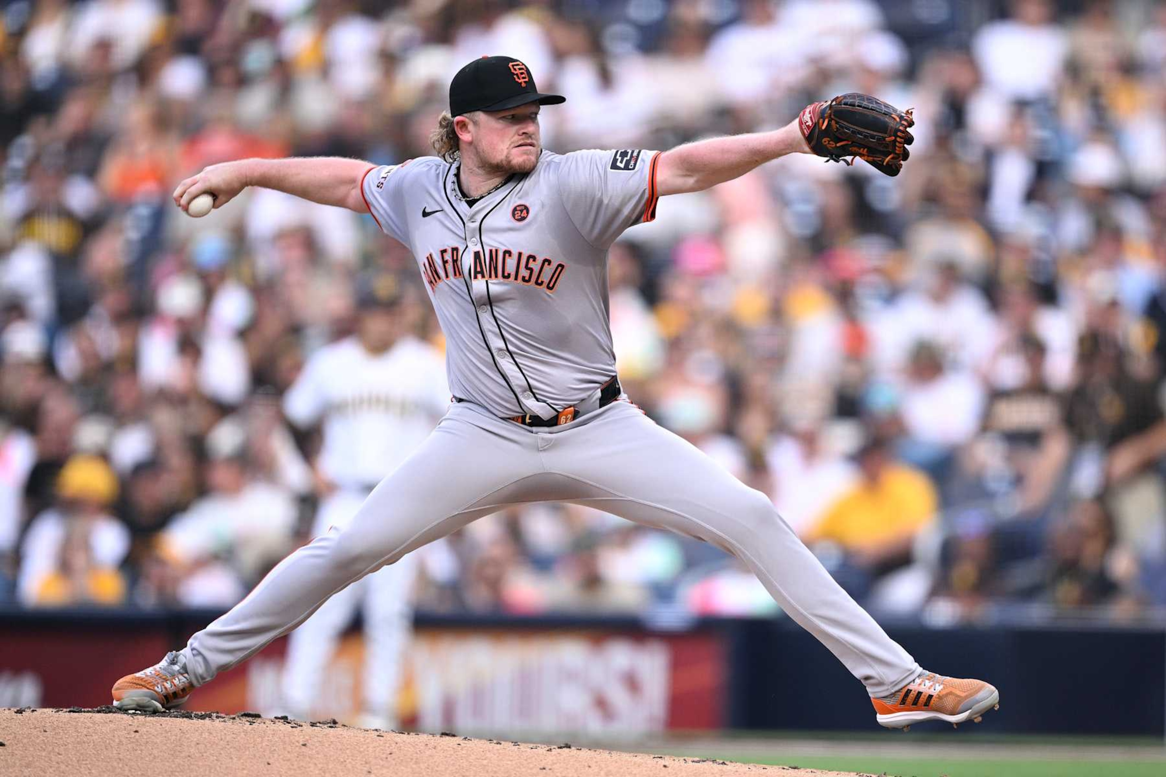 SAN DIEGO, CALIFORNIA - SEPTEMBER 07: Logan Webb #62 of the San Francisco Giants pitches against the San Diego Padres during the first inning at Petco Park on September 07, 2024 in San Diego, California. (Photo by Orlando Ramirez/Getty Images) SAN DIEGO, CALIFORNIA - SEPTEMBER 07: Logan Webb #62 of the San Francisco Giants pitches against the San Diego Padres during the first inning at Petco Park on September 07, 2024 in San Diego, California. (Photo by Orlando Ramirez/Getty Images)