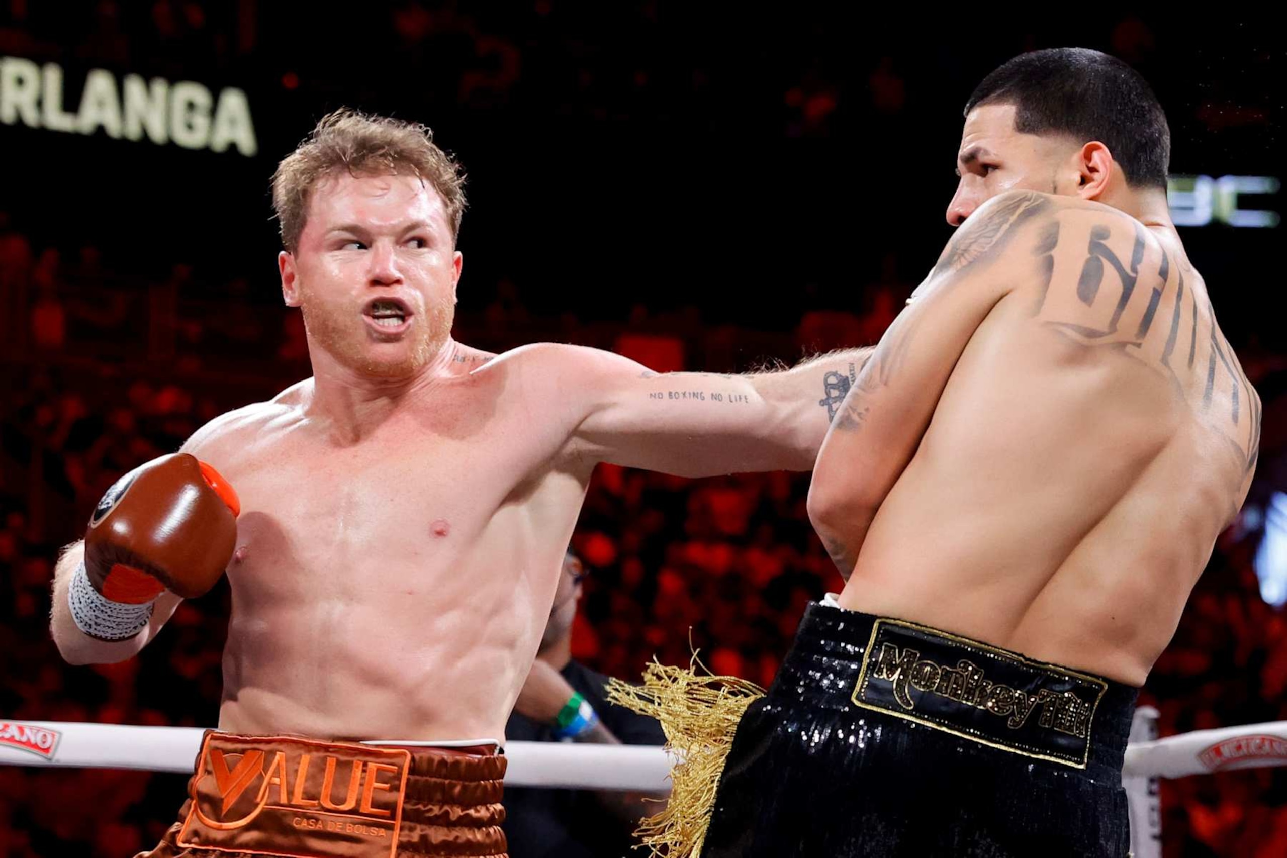 Canelo Alvarez punches Edgar Berlanga