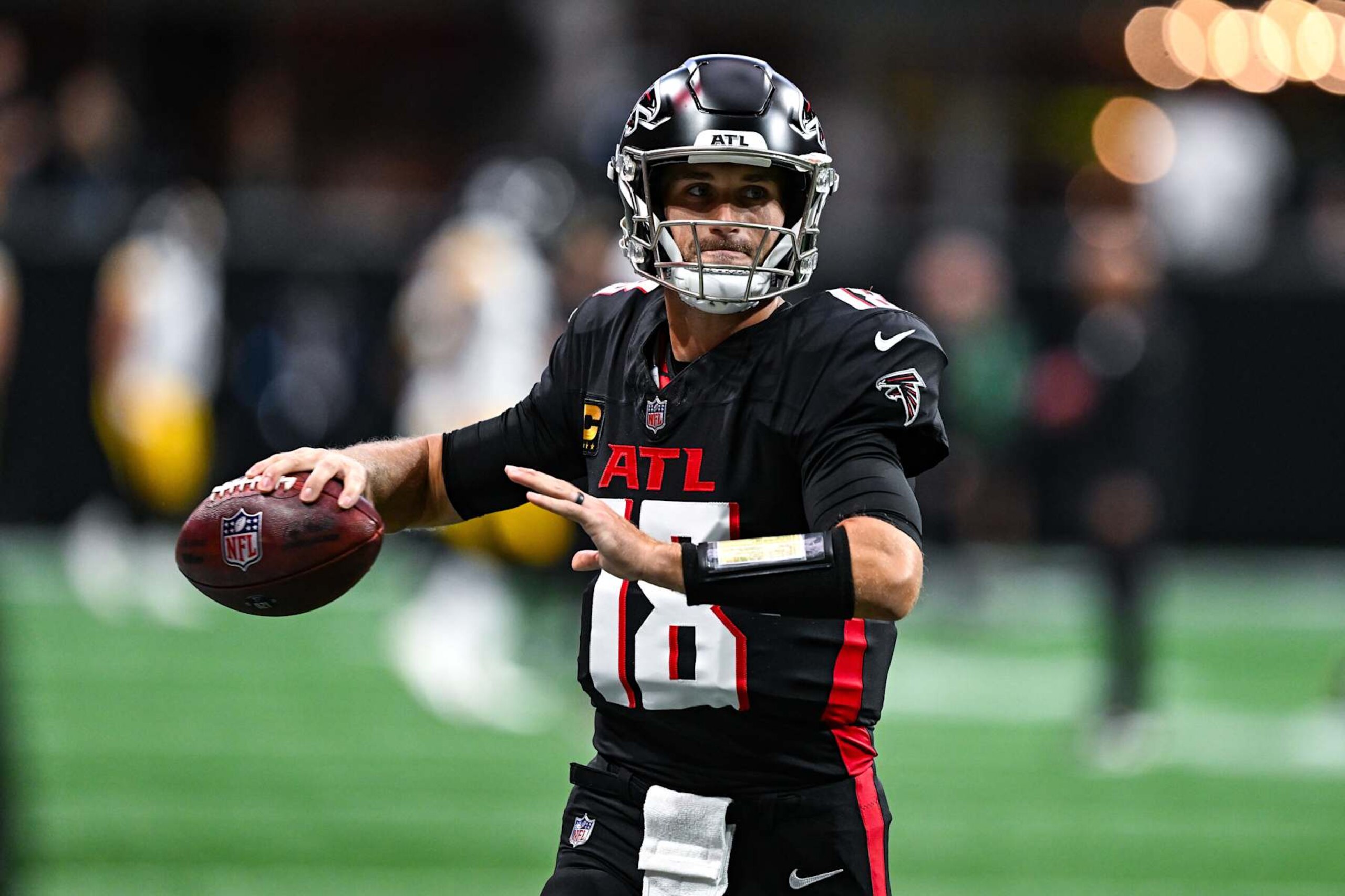 ATLANTA, GA  SEPTEMBER 08:  Atlanta quarterback Kirk Cousins (18) warms up prior to the start of the NFL game between the Pittsburgh Steelers and the Atlanta Falcons on September 8th, 2024 at Mercedes-Benz Stadium in Atlanta, GA.  (Photo by Rich von Biberstein/Icon Sportswire via Getty Images)