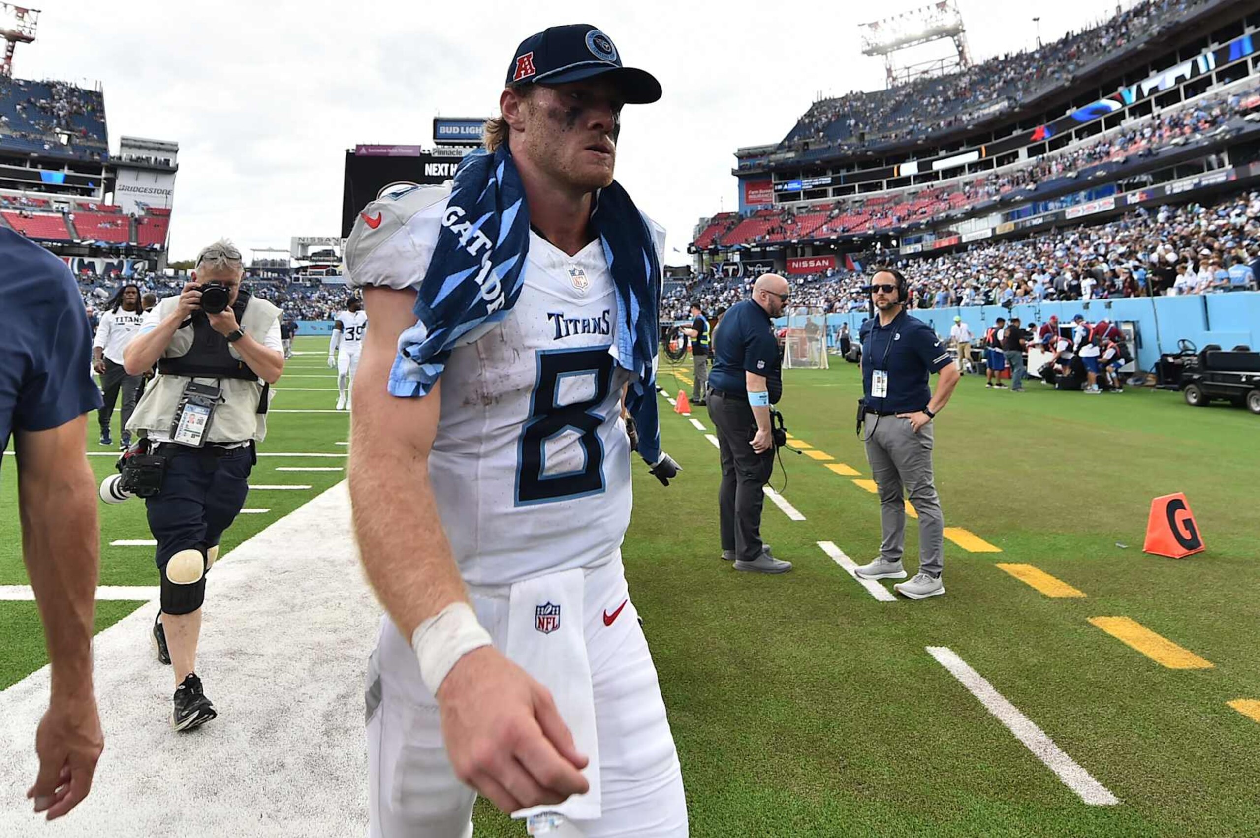 NASHVILLE, TENNESSEE - SEPTEMBER 15: Will Levis #8 of the Tennessee Titans leaves the field after losing to the New York Jets 24-17 at Nissan Stadium on September 15, 2024 in Nashville, Tennessee. (Photo by Justin Ford/Getty Images) NASHVILLE, TENNESSEE - SEPTEMBER 15: Will Levis #8 of the Tennessee Titans leaves the field after losing to the New York Jets 24-17 at Nissan Stadium on September 15, 2024 in Nashville, Tennessee. (Photo by Justin Ford/Getty Images)