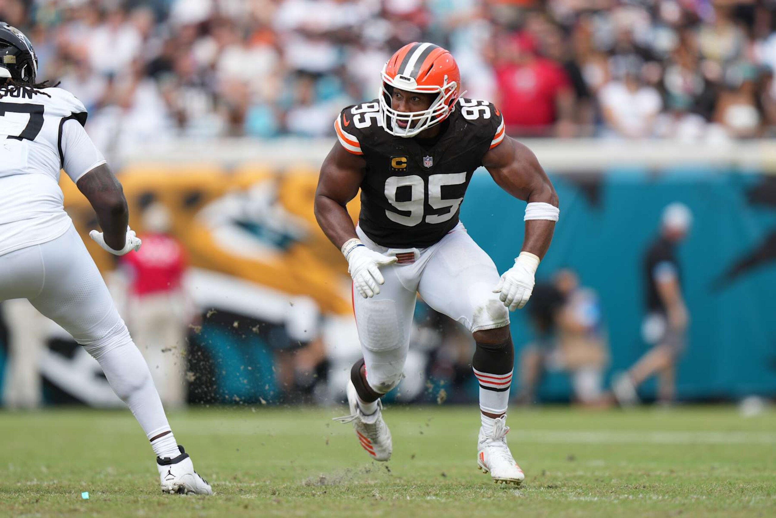 Browns edge Myles Garrett Browns edge Myles Garrett