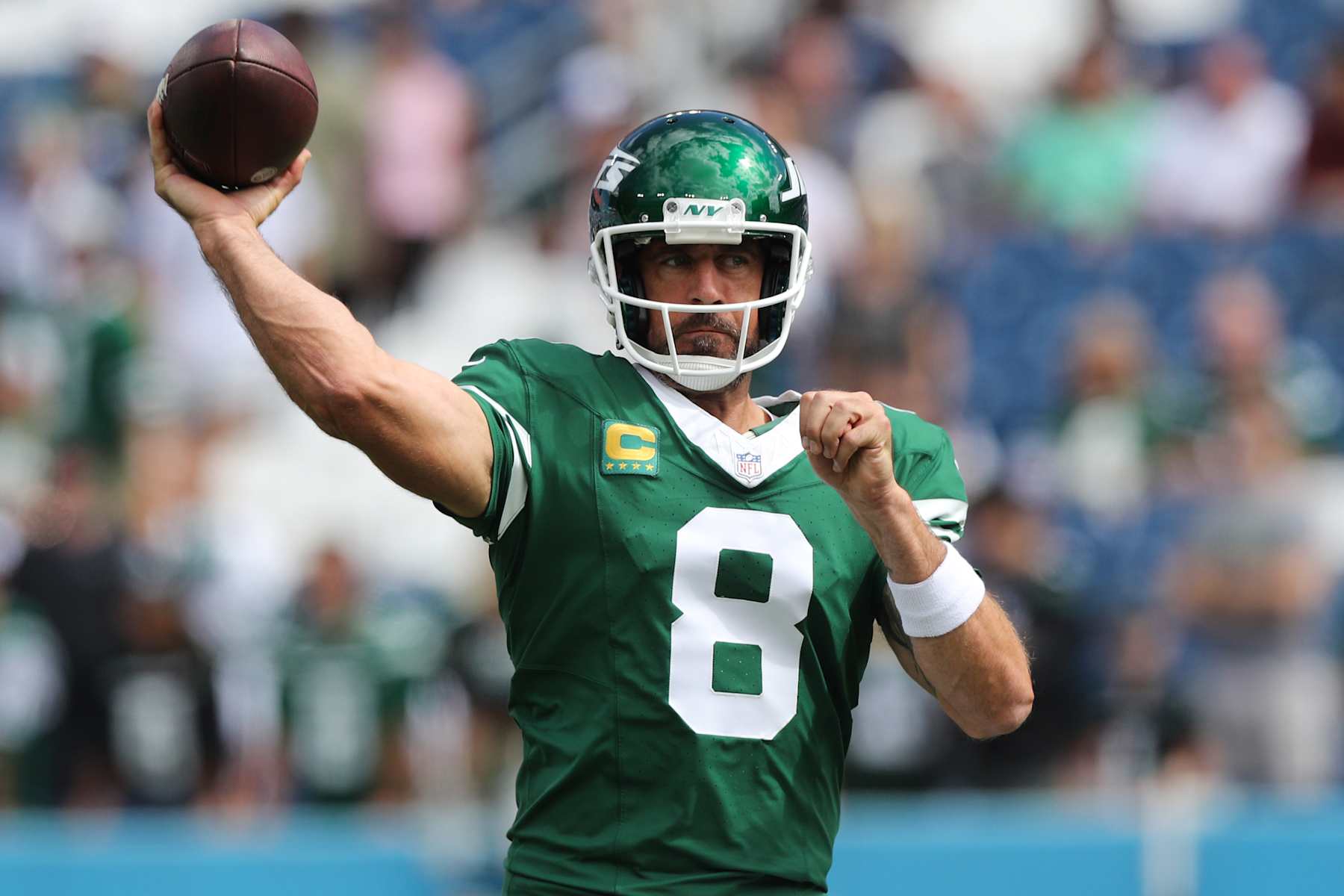 NASHVILLE, TENNESSEE - SEPTEMBER 15: Aaron Rodgers #8 of the New York Jets warms up prior to a game against the Tennessee Titans at Nissan Stadium on September 15, 2024 in Nashville, Tennessee. (Photo by Justin Ford/Getty Images)