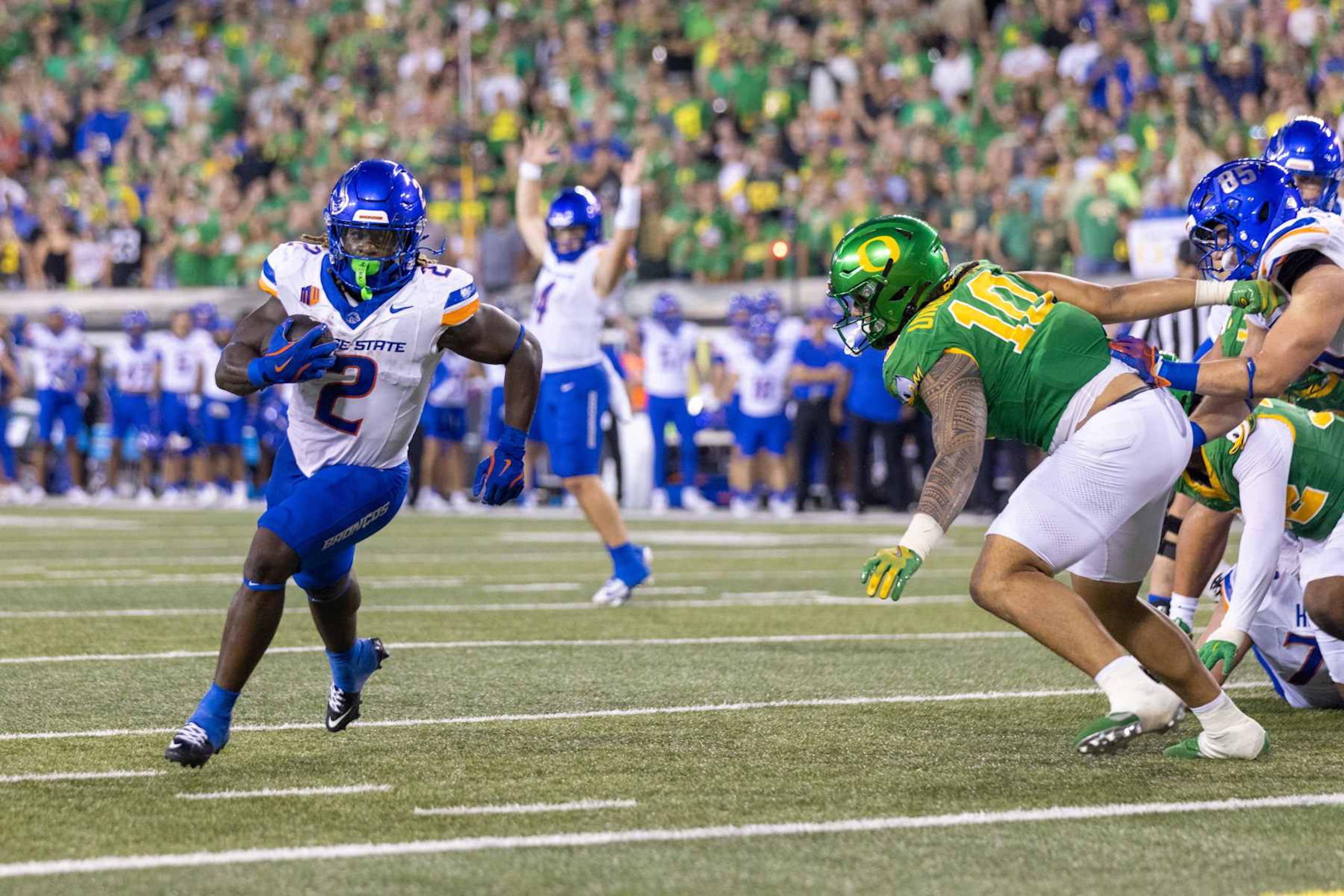 EUGENE, OREGON - SEPTEMBER 07: Ashton Jeanty #2 of the Boise State Broncos runs for a touchdown against the Oregon Ducks during the first half at Autzen Stadium on September 7, 2024 in Eugene, Oregon. (Photo by Tom Hauck/Getty Images) EUGENE, OREGON - SEPTEMBER 07: Ashton Jeanty #2 of the Boise State Broncos runs for a touchdown against the Oregon Ducks during the first half at Autzen Stadium on September 7, 2024 in Eugene, Oregon. (Photo by Tom Hauck/Getty Images)