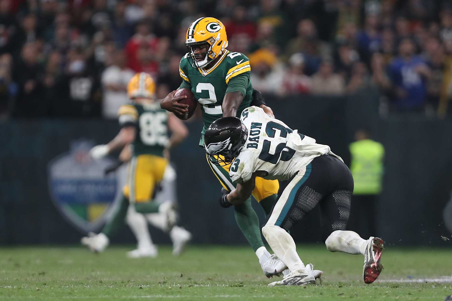 SAO PAULO, BRAZIL - SEPTEMBER 06: Zack Baun #53 of the Philadelphia Eagles sacks Malik Willis #2 of the Green Bay Packers during the fourth quarter to end the game at Arena Corinthians on September 06, 2024 in Sao Paulo, Brazil. (Photo by Wagner Meier/Getty Images)