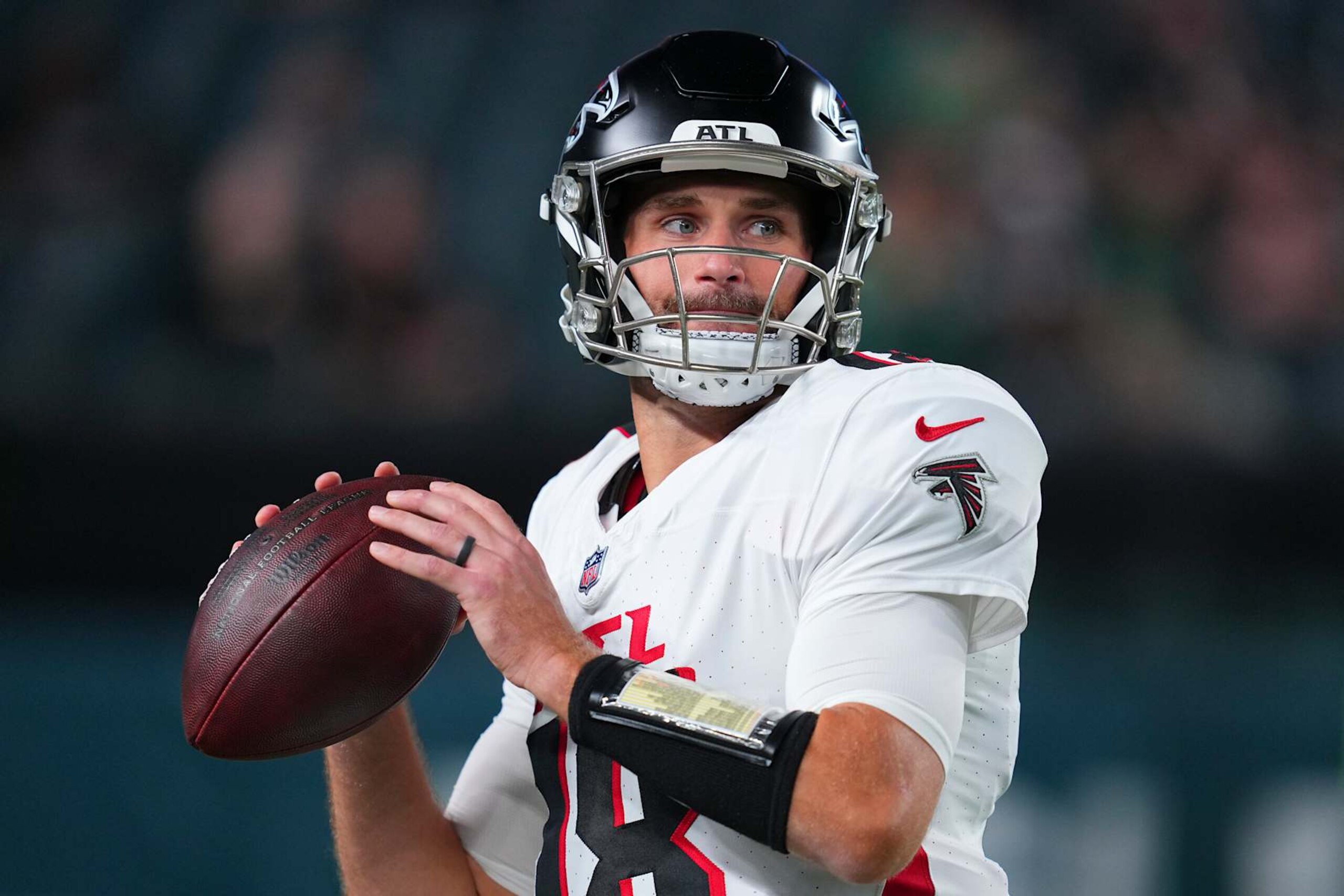 PHILADELPHIA, PENNSYLVANIA - SEPTEMBER 16: Kirk Cousins #18 of the Atlanta Falcons warms up prior to the game against the Philadelphia Eagles at Lincoln Financial Field on September 16, 2024 in Philadelphia, Pennsylvania. (Photo by Mitchell Leff/Getty Images)