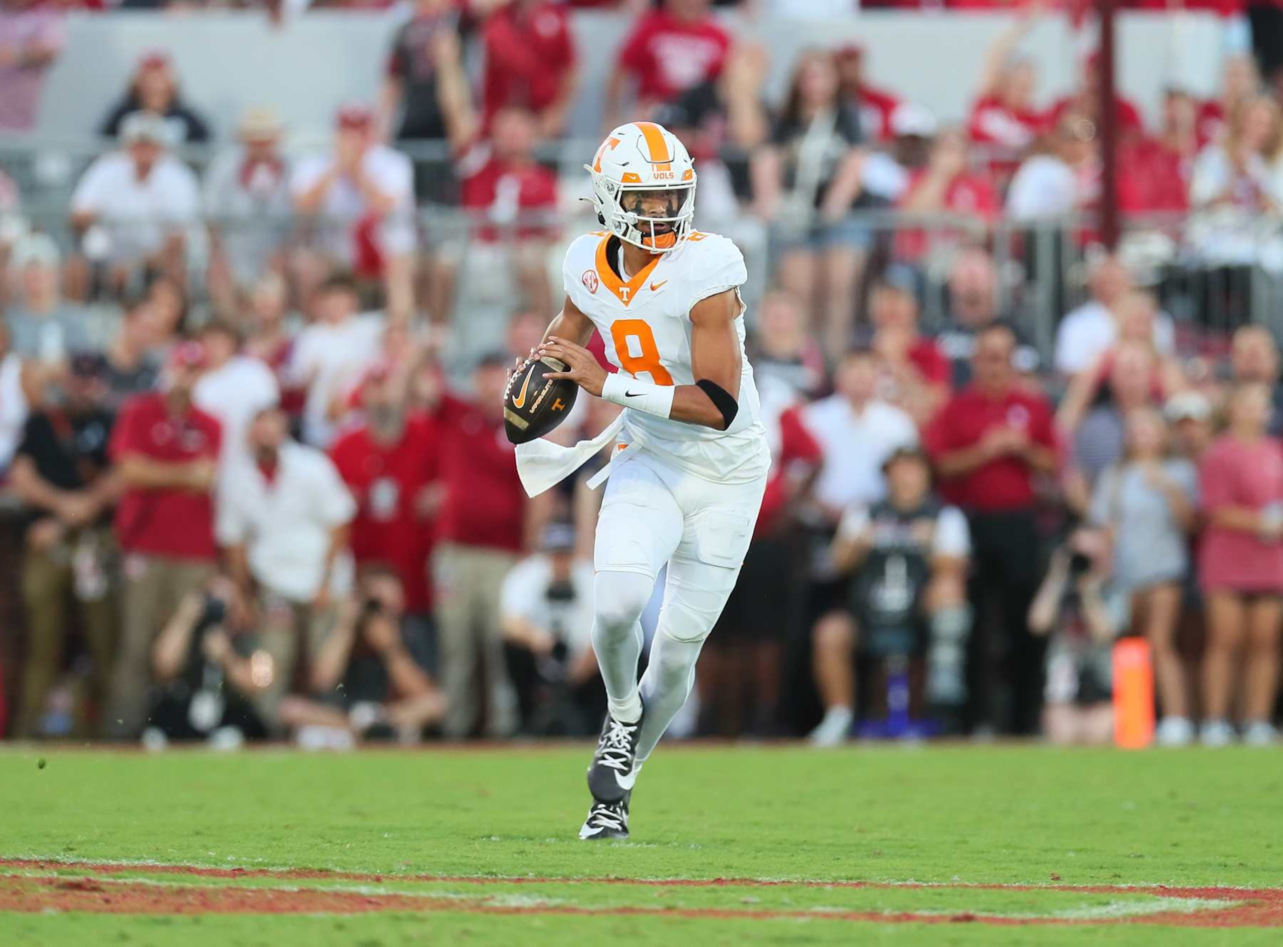NORMAN, OK - SEPTEMBER 21: Tennessee Volunteers QB Nico Iamaleava (08) looks to pass during a game between the Oklahoma Sooners and the Tennessee Volunteers at Gaylord Memorial Stadium in Norman, Oklahoma on September 21, 2024. (Photo by David Stacy/Icon Sportswire via Getty Images) NORMAN, OK - SEPTEMBER 21: Tennessee Volunteers QB Nico Iamaleava (08) looks to pass during a game between the Oklahoma Sooners and the Tennessee Volunteers at Gaylord Memorial Stadium in Norman, Oklahoma on September 21, 2024. (Photo by David Stacy/Icon Sportswire via Getty Images)