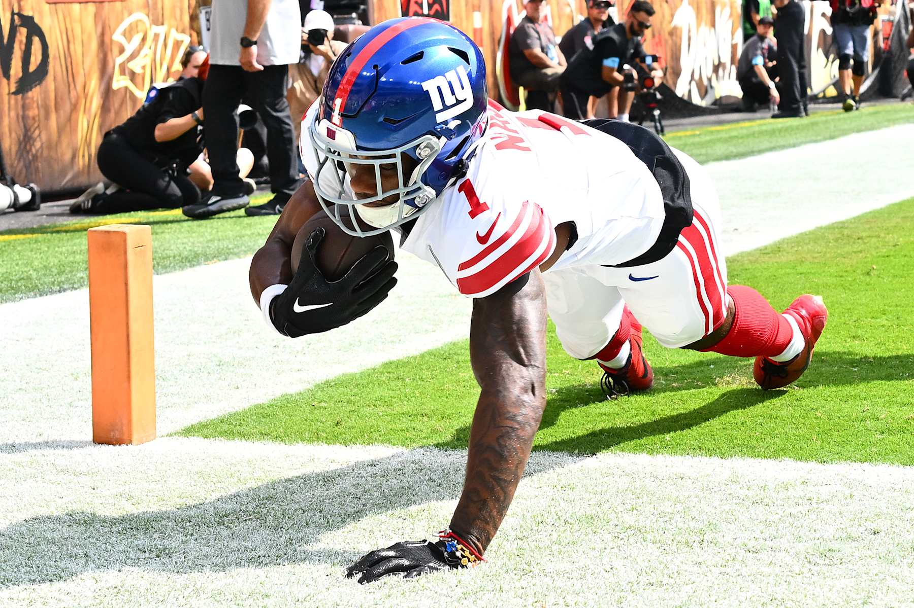 CLEVELAND, OHIO - SEPTEMBER 22: Malik Nabers #1 of the New York Giants catches a touchdown pass against the Cleveland Browns during the second quarter at Cleveland Browns Stadium on September 22, 2024 in Cleveland, Ohio. (Photo by Jason Miller/Getty Images)