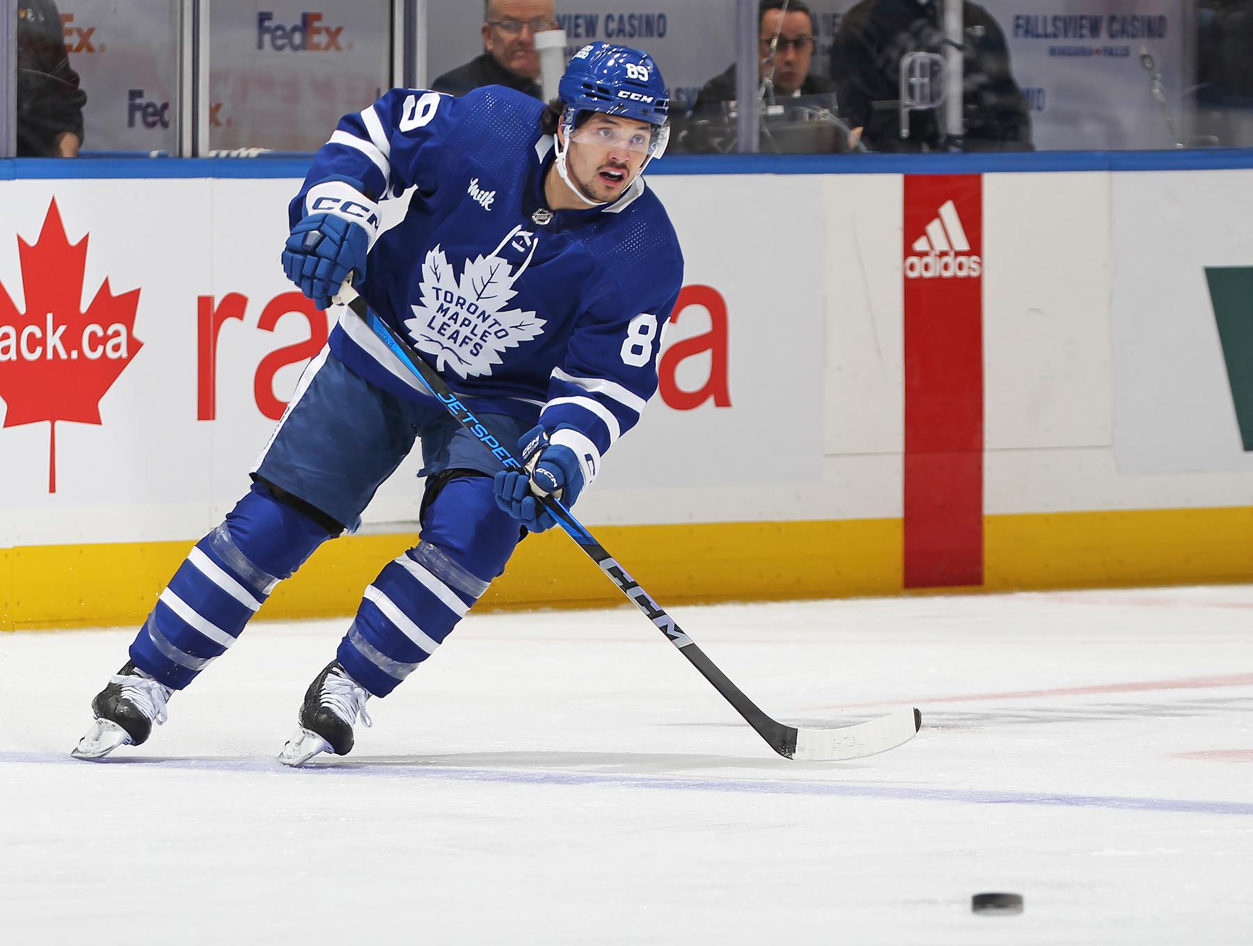 TORONTO, CANADA - APRIL 1:  Nicholas Robertson #89 of the Toronto Maple Leafs skates with the puck against the Florida Panthers during the second period in an NHL game at Scotiabank Arena on April 1, 2024 in Toronto, Ontario, Canada. (Photo by Claus Andersen/Getty Images)