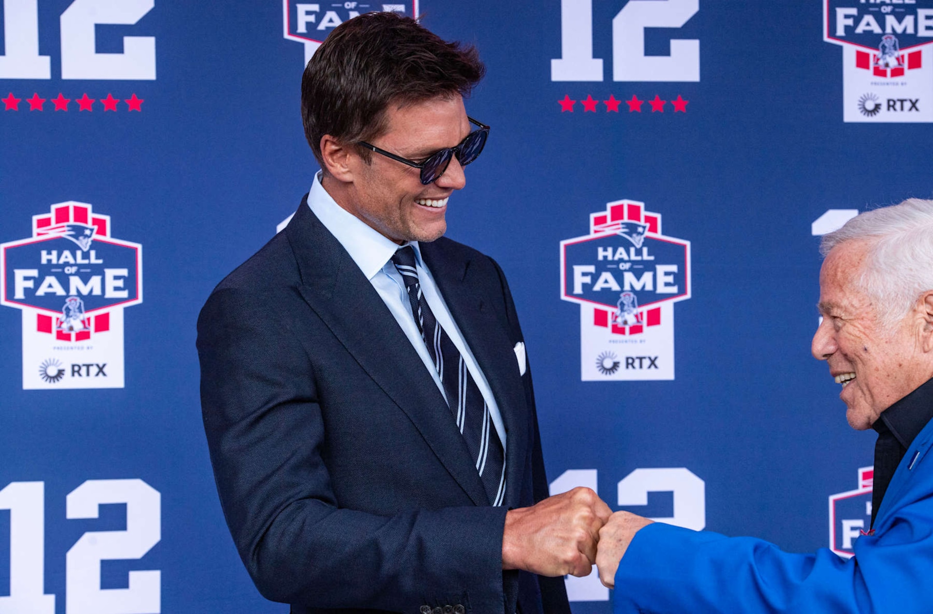 Photo: Robert Kraft Buys Tom Brady Autographed Patriots Card for $120K ...
