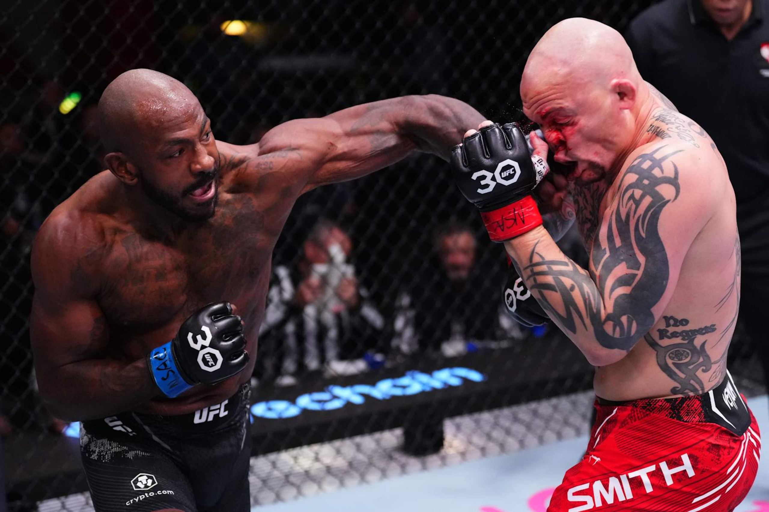Khalil Rountree Jr. punches Anthony Smith