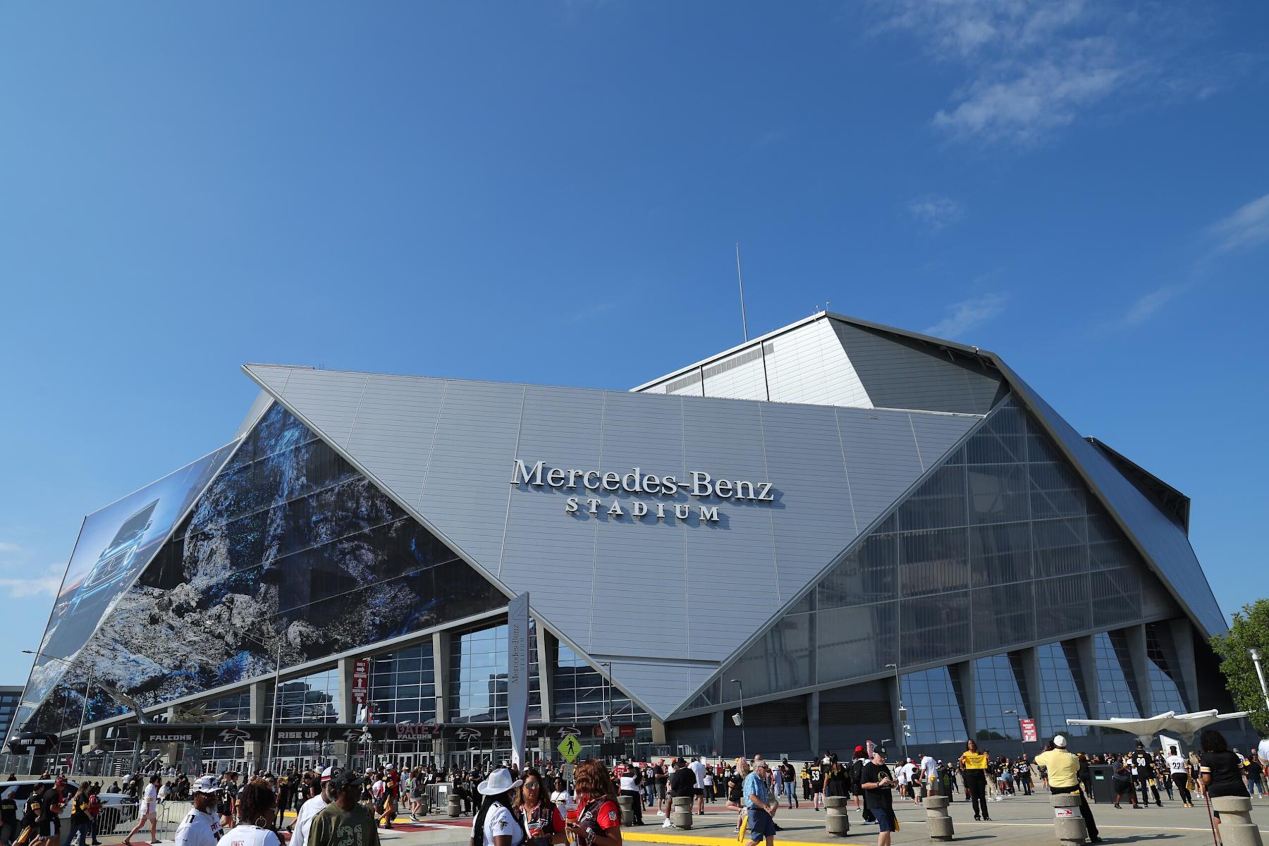 ATLANTA, GEORGIA - SEPTEMBER 08: A general view of Mercedes-Benz Stadium prior to a game between the Pittsburgh Steelers and the Atlanta Falcons at Mercedes-Benz Stadium on September 08, 2024 in Atlanta, Georgia. (Photo by Kevin C. Cox/Getty Images)