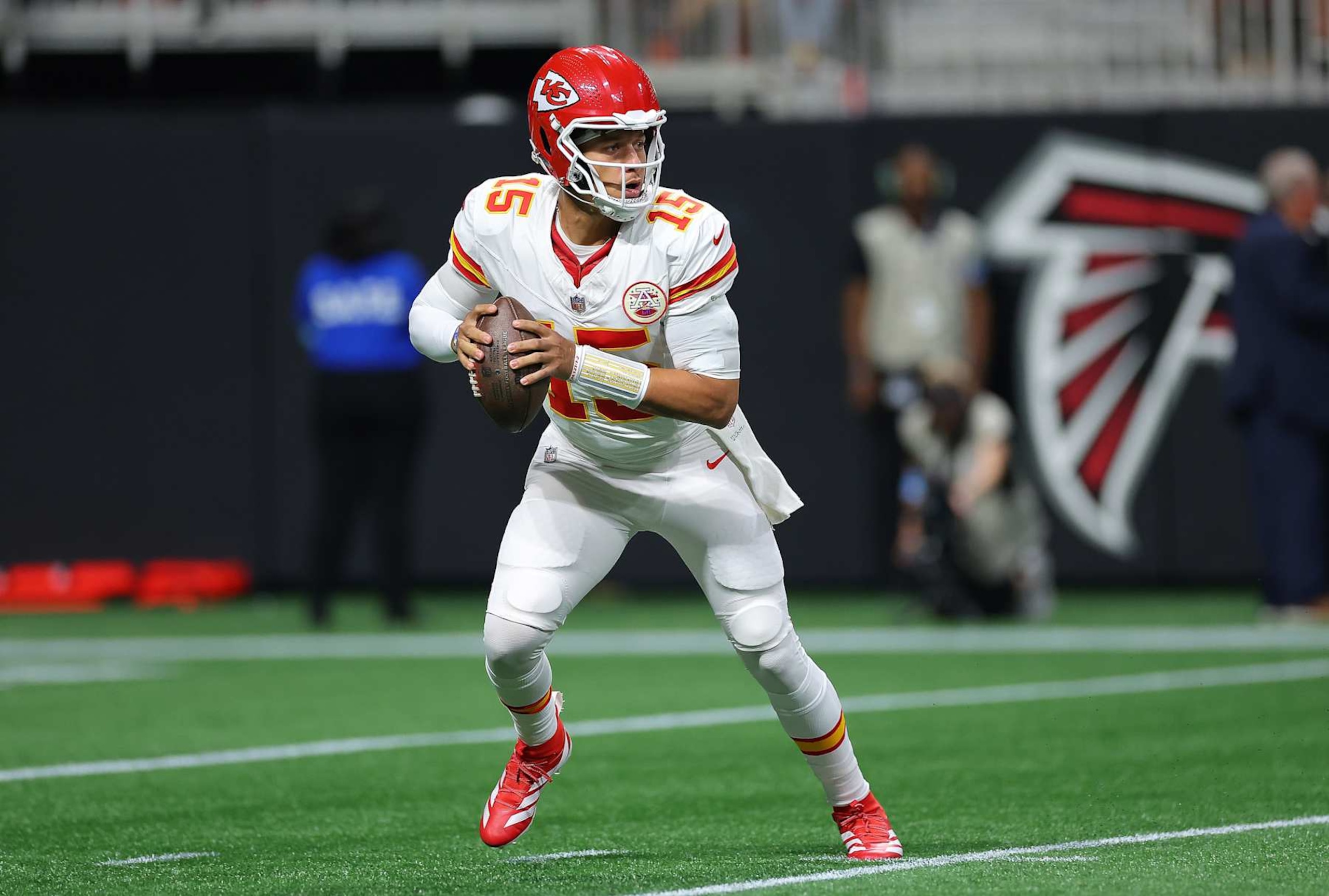 ATLANTA, GEORGIA - SEPTEMBER 22:  Patrick Mahomes #15 of the Kansas City Chiefs looks to pass against the Atlanta Falcons during the first quarter at Mercedes-Benz Stadium on September 22, 2024 in Atlanta, Georgia. (Photo by Kevin C. Cox/Getty Images)