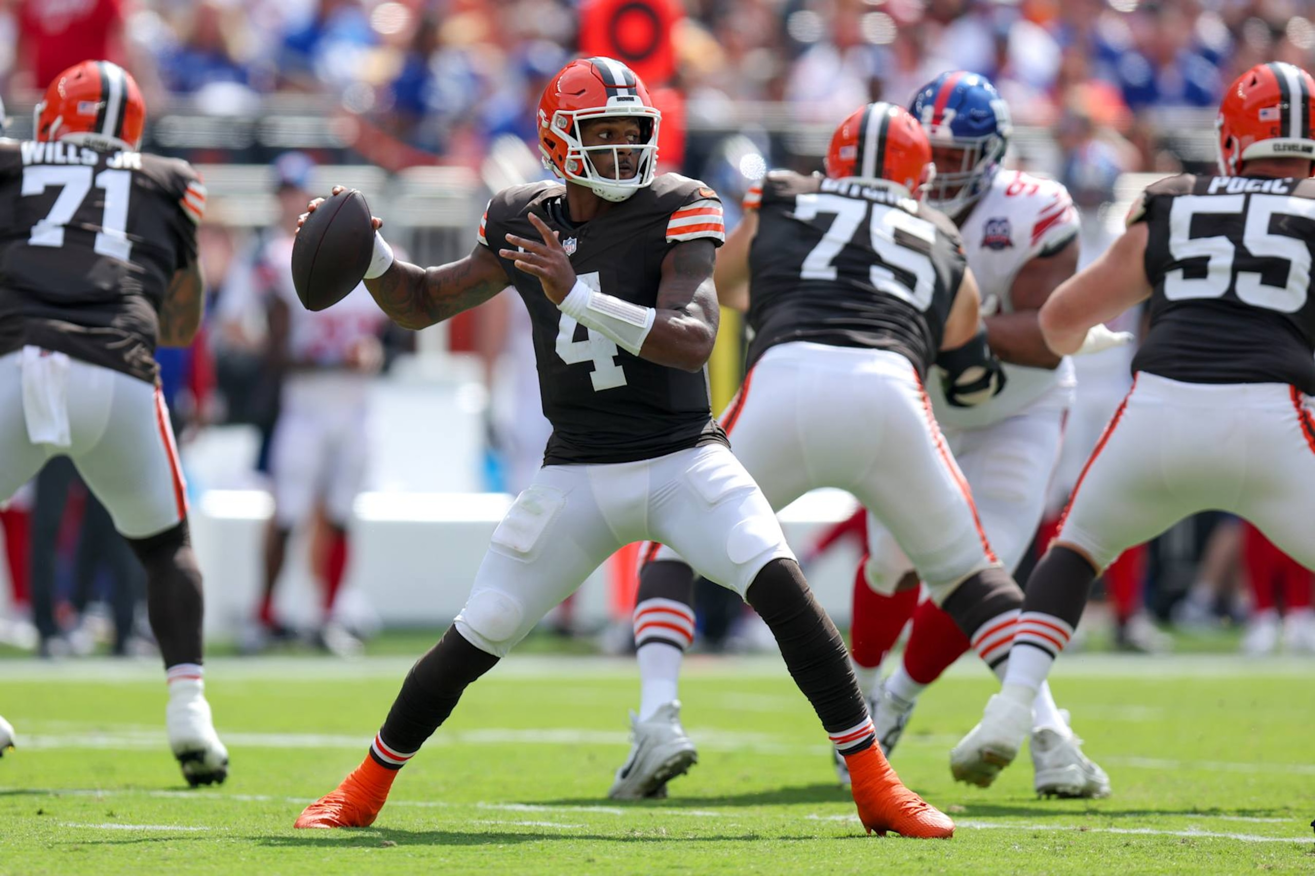 CLEVELAND, OH - SEPTEMBER 22: Cleveland Browns quarterback Deshaun Watson (4) throws a pass during the second quarter of the National Football League game between the New York Giants and Cleveland Browns on September 22, 2024, at Huntington Bank Field in Cleveland, OH. (Photo by Frank Jansky/Icon Sportswire via Getty Images) CLEVELAND, OH - SEPTEMBER 22: Cleveland Browns quarterback Deshaun Watson (4) throws a pass during the second quarter of the National Football League game between the New York Giants and Cleveland Browns on September 22, 2024, at Huntington Bank Field in Cleveland, OH. (Photo by Frank Jansky/Icon Sportswire via Getty Images)