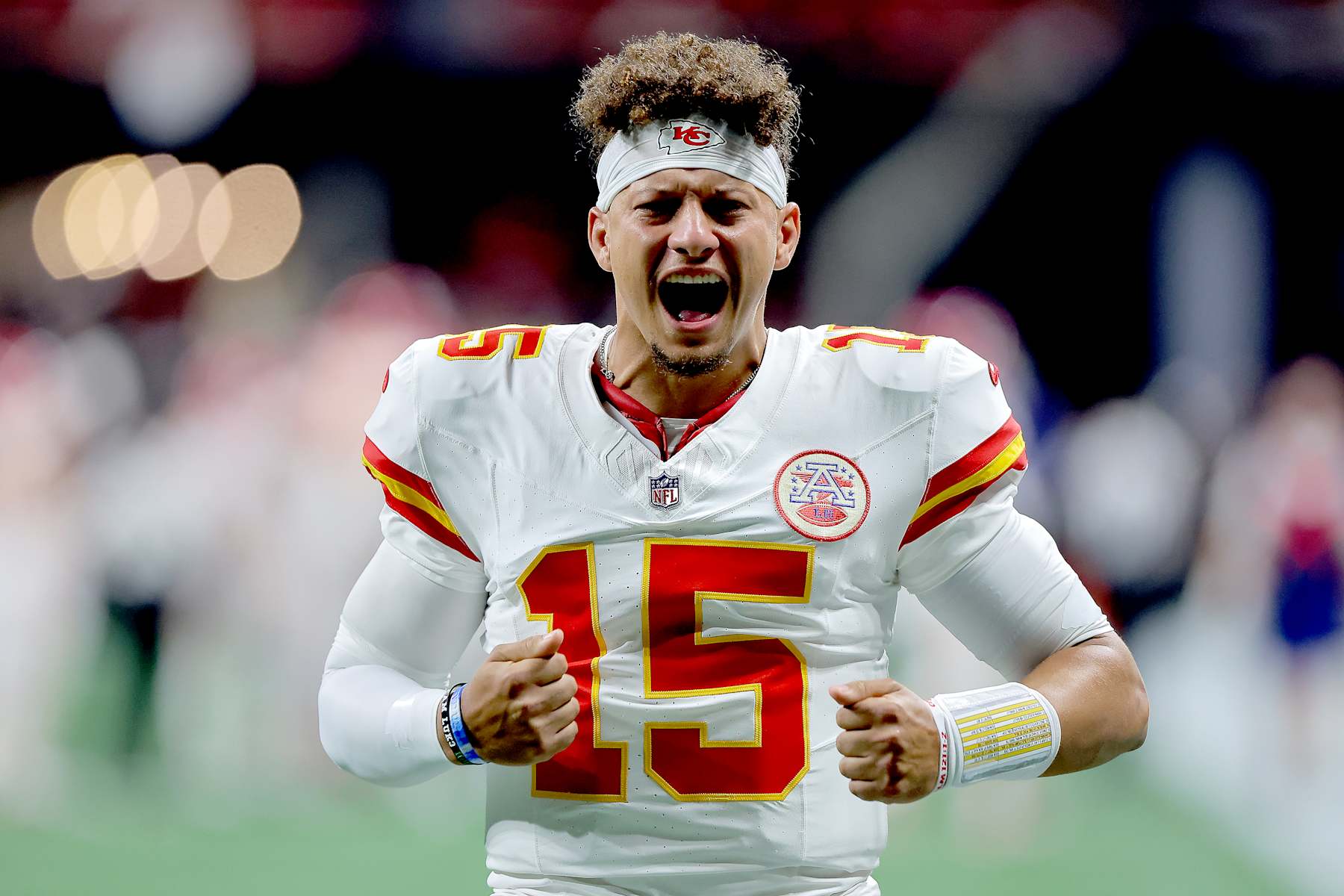 ATLANTA, GA - SEPTEMBER 22: Kansas City Chiefs quarterback Patrick Mahomes (15) warms up before the Sunday evening NFL game between the Atlanta Falcons and the Kansas City Chiefs on September 22, 2024 at the Mercedes-Benz Stadium in Atlanta, Georgia.   (Photo by David J. Griffin/Icon Sportswire via Getty Images)