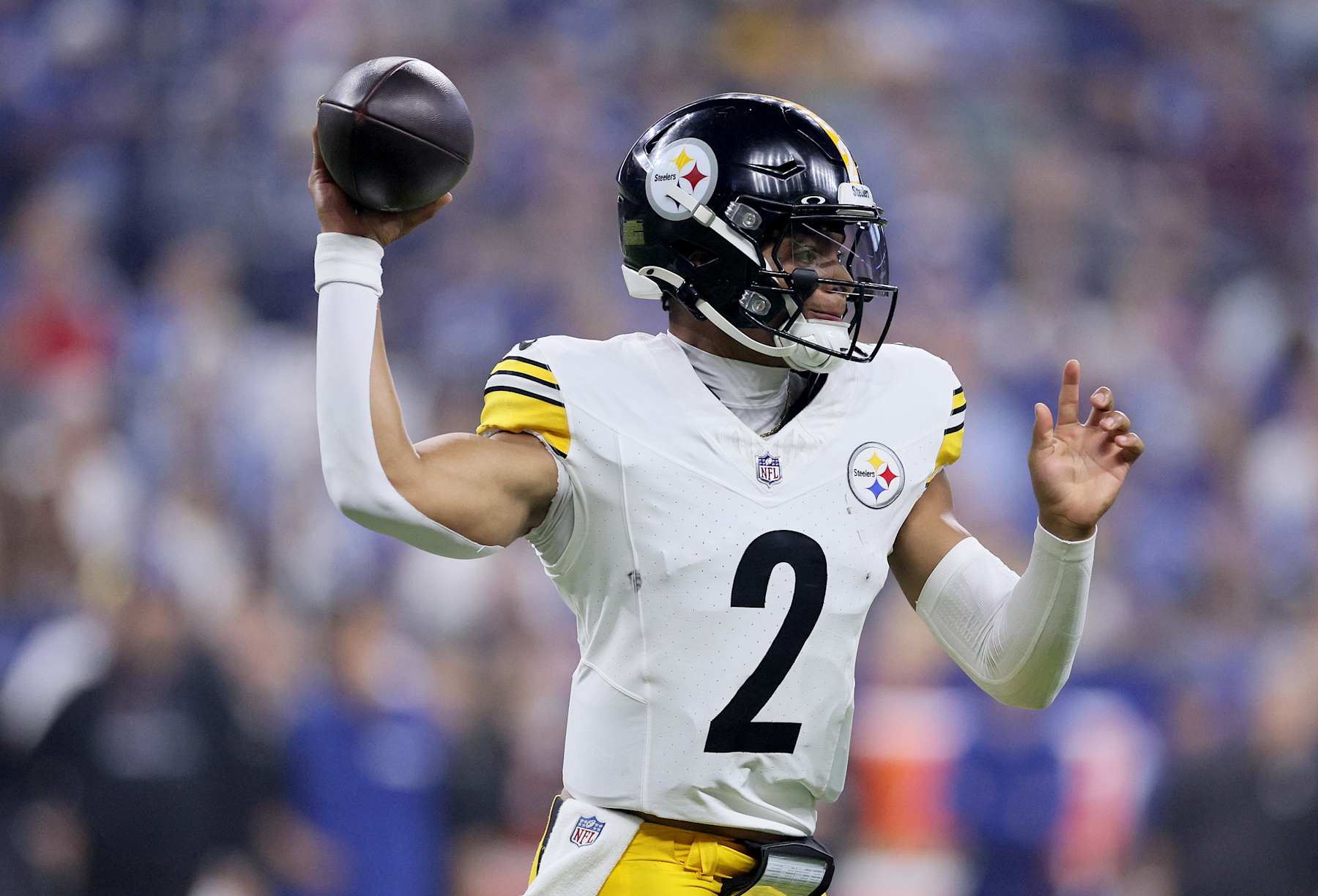 INDIANAPOLIS, INDIANA - SEPTEMBER 29: Justin Fields (2) of the Pittsburgh Steelers passes against the Indianapolis Colts during the first half at Lucas Oil Stadium on September 29, 2024 in Indianapolis, Indiana. (Photo by Andy Lyons/Getty Images)