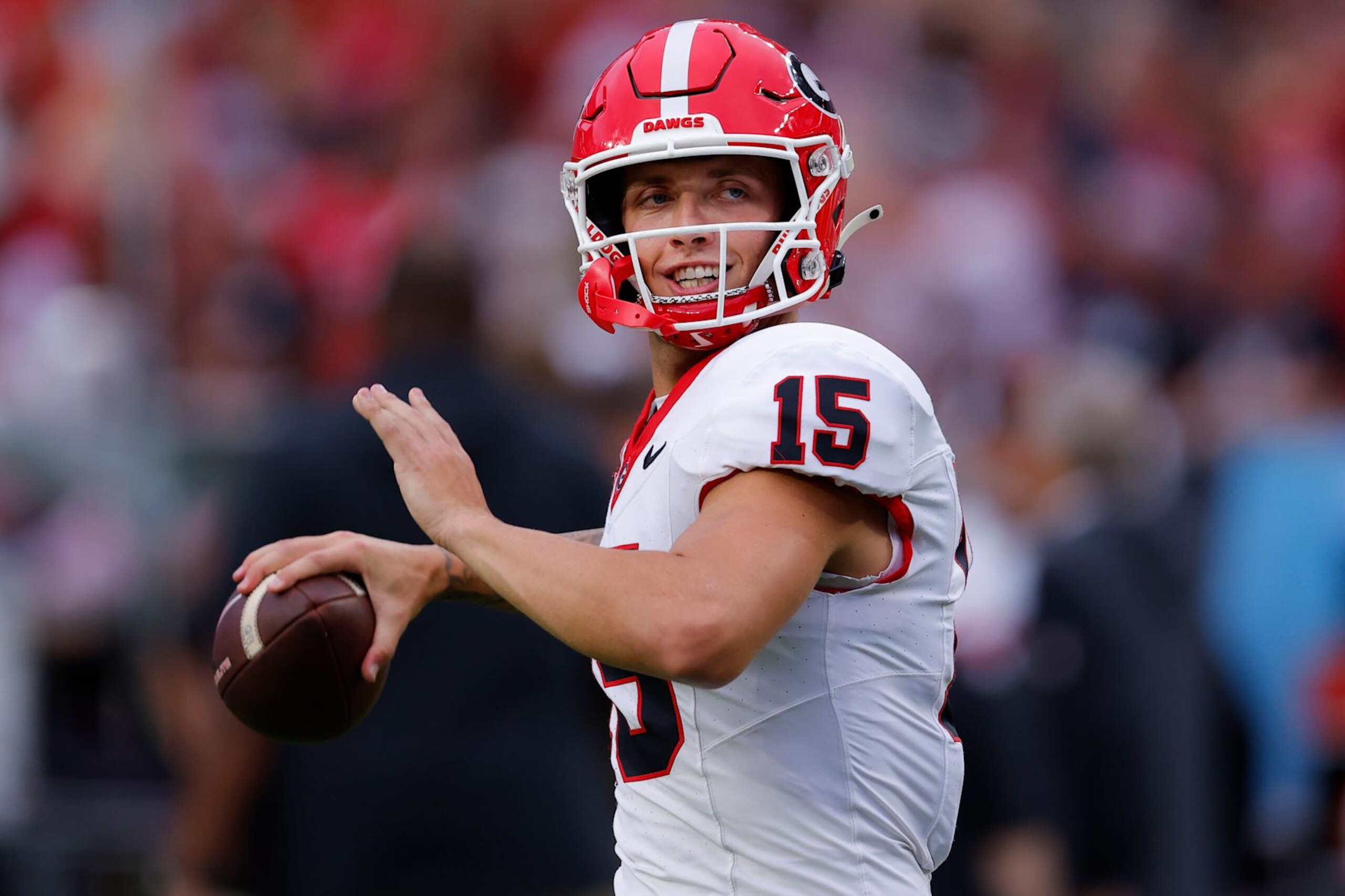 TUSCALOOSA, ALABAMA - SEPTEMBER 28: Carson Beck #15 of the Georgia Bulldogs warms up before the game against the Alabama Crimson Tide at Bryant-Denny Stadium on September 28, 2024 in Tuscaloosa, Alabama. (Photo by Todd Kirkland/Getty Images) TUSCALOOSA, ALABAMA - SEPTEMBER 28: Carson Beck #15 of the Georgia Bulldogs warms up before the game against the Alabama Crimson Tide at Bryant-Denny Stadium on September 28, 2024 in Tuscaloosa, Alabama. (Photo by Todd Kirkland/Getty Images)