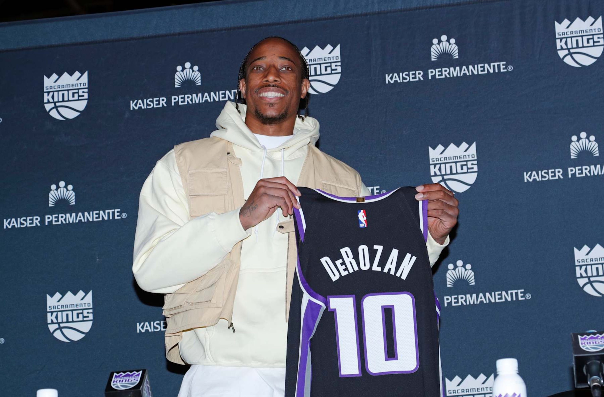 SACRAMENTO, CA - JULY 9: DeMar DeRozan #10 of the Sacramento Kings addresses the media on July 9, 2024 at the Golden 1 Center in Sacramento, California. NOTE TO USER: User expressly acknowledges and agrees that, by downloading and/or using this Photograph, user is consenting to the terms and conditions of the Getty Images License Agreement. Mandatory Copyright Notice: Copyright 2024 NBAE (Photo by Rocky Widner/NBAE via Getty Images)
