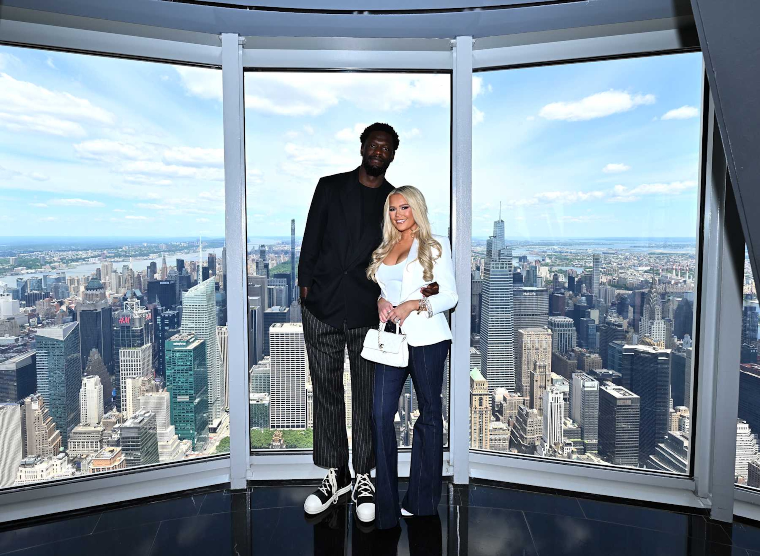 NEW YORK, NEW YORK - MAY 31: Julius Randle and Kendra Randle 
visit The Empire State Building on May 31, 2024 in New York City. (Photo by Roy Rochlin/Getty Images for Empire State Realty Trust)