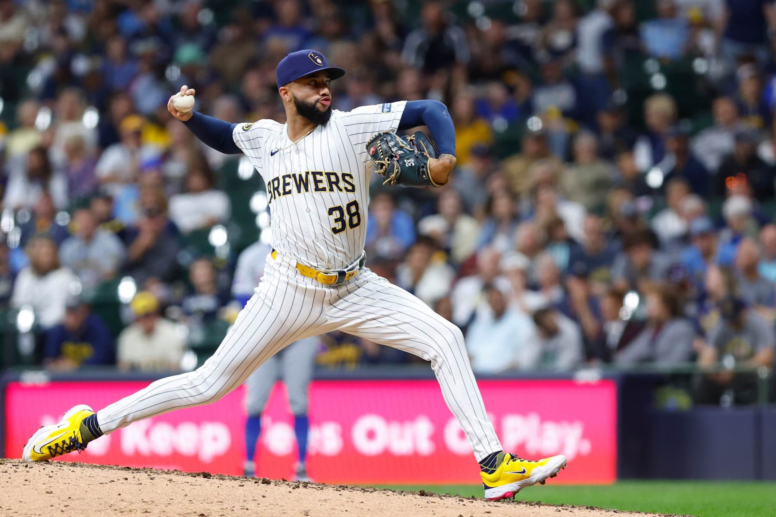 MILWAUKEE, WI - SEPTEMBER 28: Milwaukee Brewers pitcher Devin Williams (38) pitches during a game between the Milwaukee Brewers and the New York Mets at American Family Field on September 28, 2024 in Milwaukee, WI. (Photo by Larry Radloff/Icon Sportswire via Getty Images)