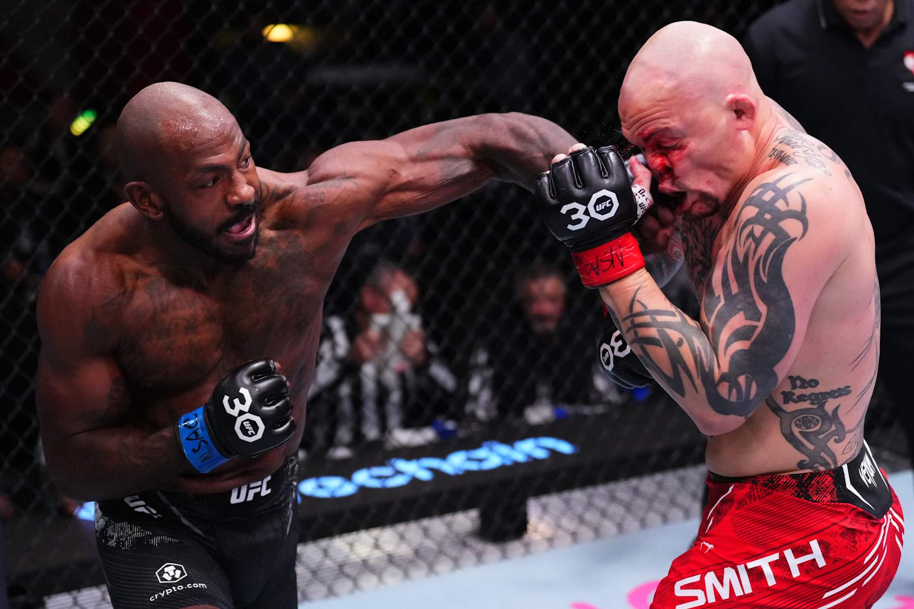 Khalil Rountree Jr. punches Anthony Smith.