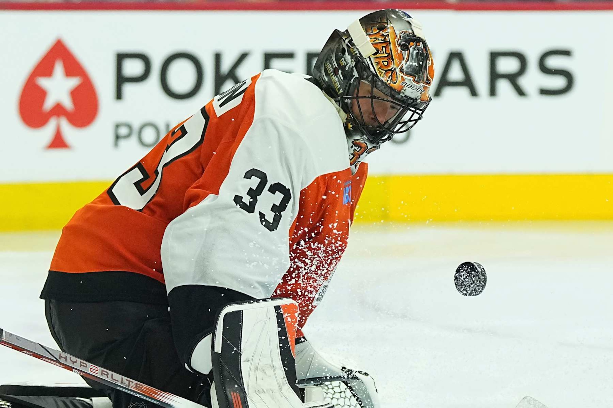 PHILADELPHIA, PENNSYLVANIA - SEPTEMBER 26: Samuel Ersson #33 of the Philadelphia Flyers makes a save against the New York Islanders during the third period of the preseason game at the Wells Fargo Center on September 26, 2024 in Philadelphia, Pennsylvania. (Photo by Mitchell Leff/Getty Images)