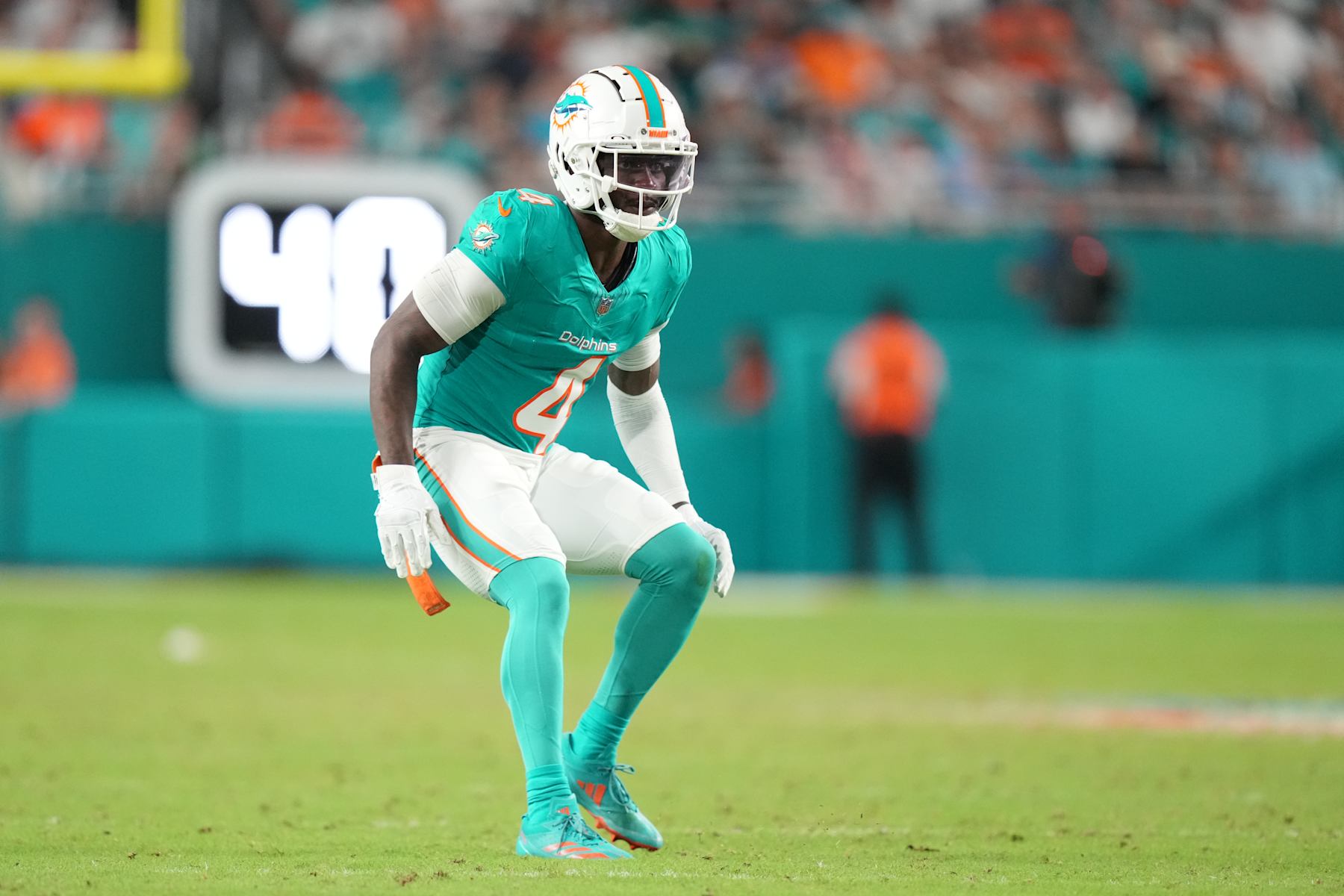 MIAMI GARDENS, FL - SEPTEMBER 30: Miami Dolphins cornerback Kader Kohou (4) drops back in coverage during the game between the Tennessee Titans and the Miami Dolphins on Monday, September 30, 2024 at Hard Rock Stadium in Miami Gardens, Fla. (Photo by Peter Joneleit/Icon Sportswire via Getty Images)