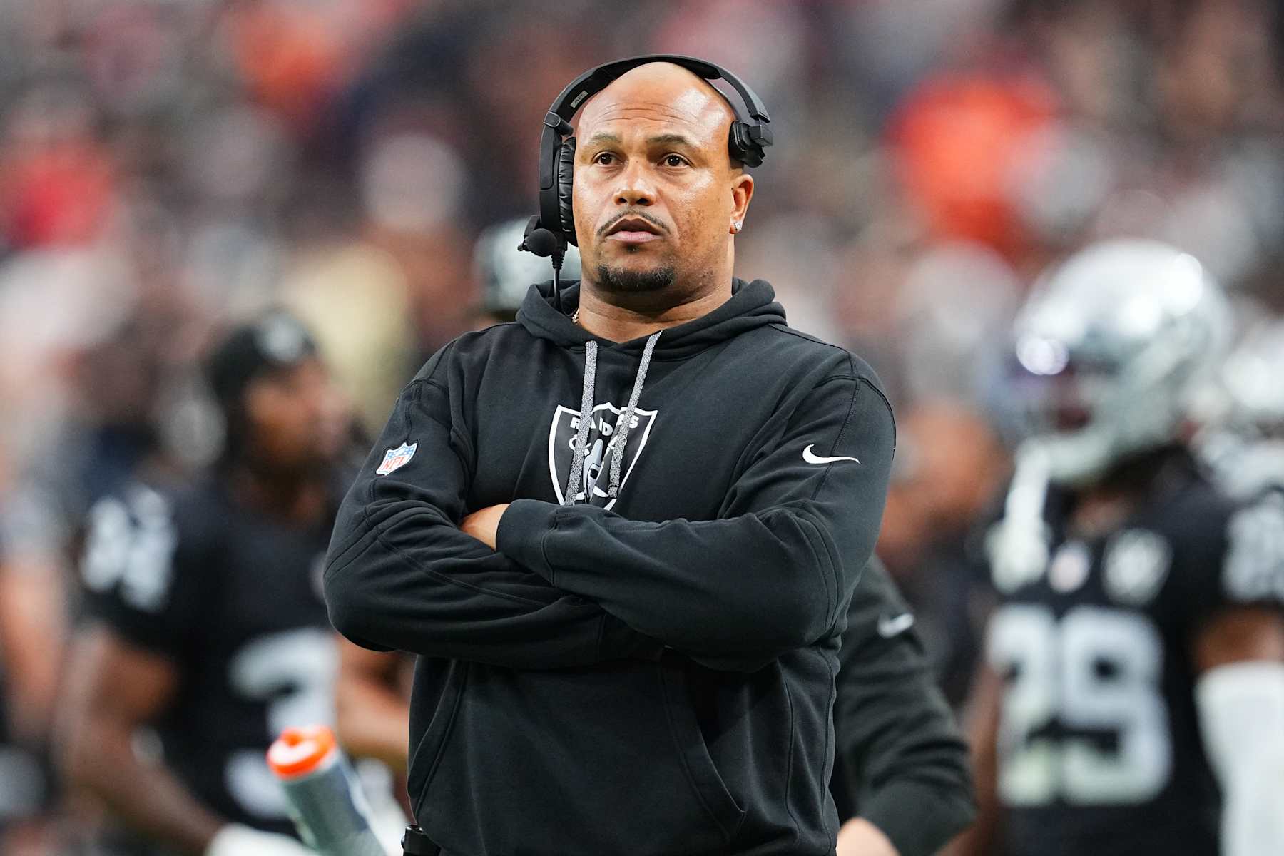 LAS VEGAS, NEVADA - SEPTEMBER 29: Head coach Antonio Pierce of the Las Vegas Raiders reacts to a play against the Cleveland Browns at Allegiant Stadium on September 29, 2024 in Las Vegas, Nevada. The Raiders defeated the Browns 20-16.  (Photo by Jeff Bottari/Getty Images)