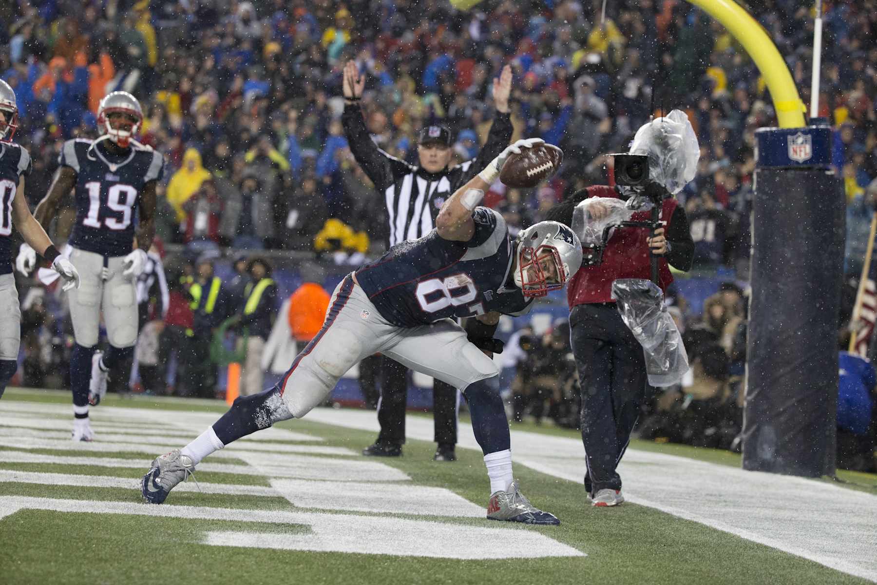 Football: AFC Playoffs: New England Patriots Rob Gronkowski (87) victorous, spiking football in endzone after scoring touchdow vs Indianapolis Colts at Gillette Stadium. Sequence.
Foxborough, MA 1/18/2015
CREDIT: Simon Bruty (Photo by Simon Bruty /Sports Illustrated via Getty Images)
(Set Number: X159173 TK1 )