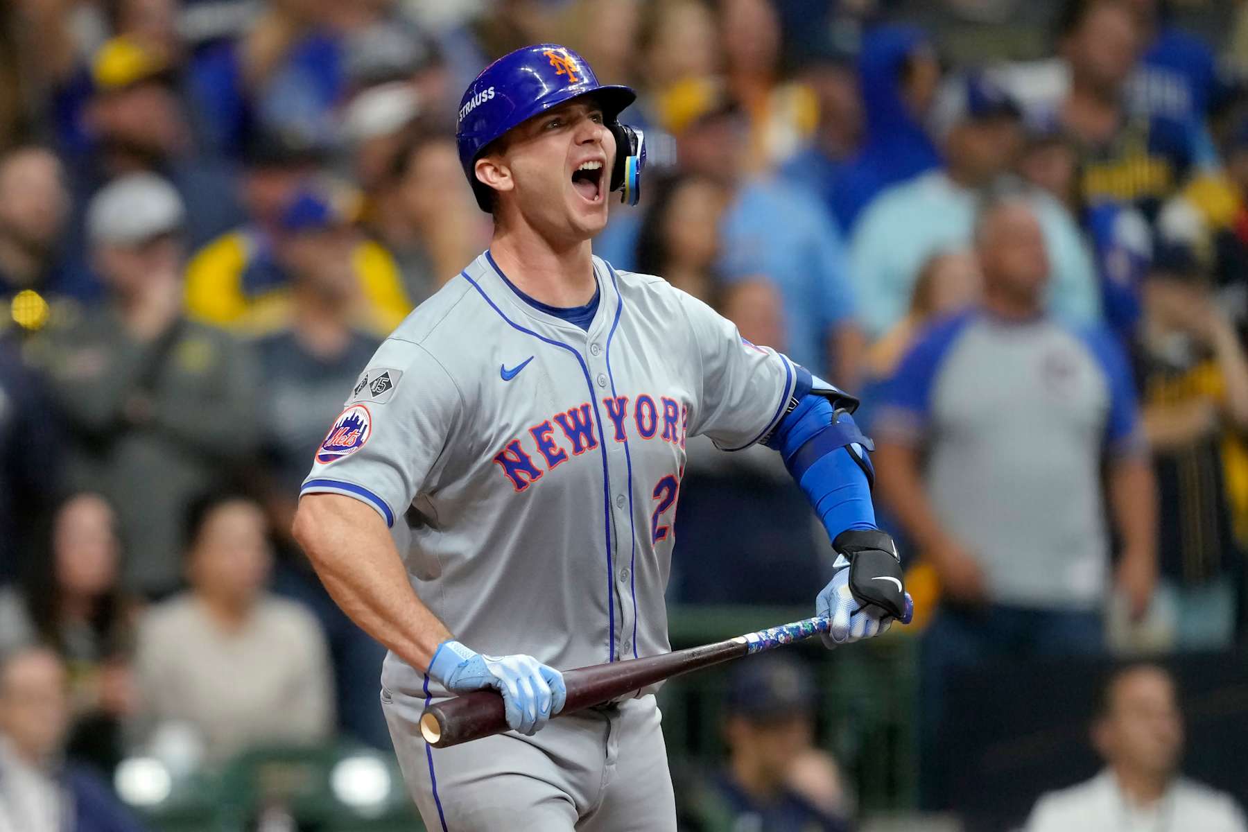 MILWAUKEE, WISCONSIN - OCTOBER 03: Pete Alonso #20 of the New York Mets celebrates after hitting a home run in the ninth inning against the Milwaukee Brewers during Game Three of the Wild Card Series at American Family Field on October 03, 2024 in Milwaukee, Wisconsin. (Photo by Patrick McDermott/Getty Images)