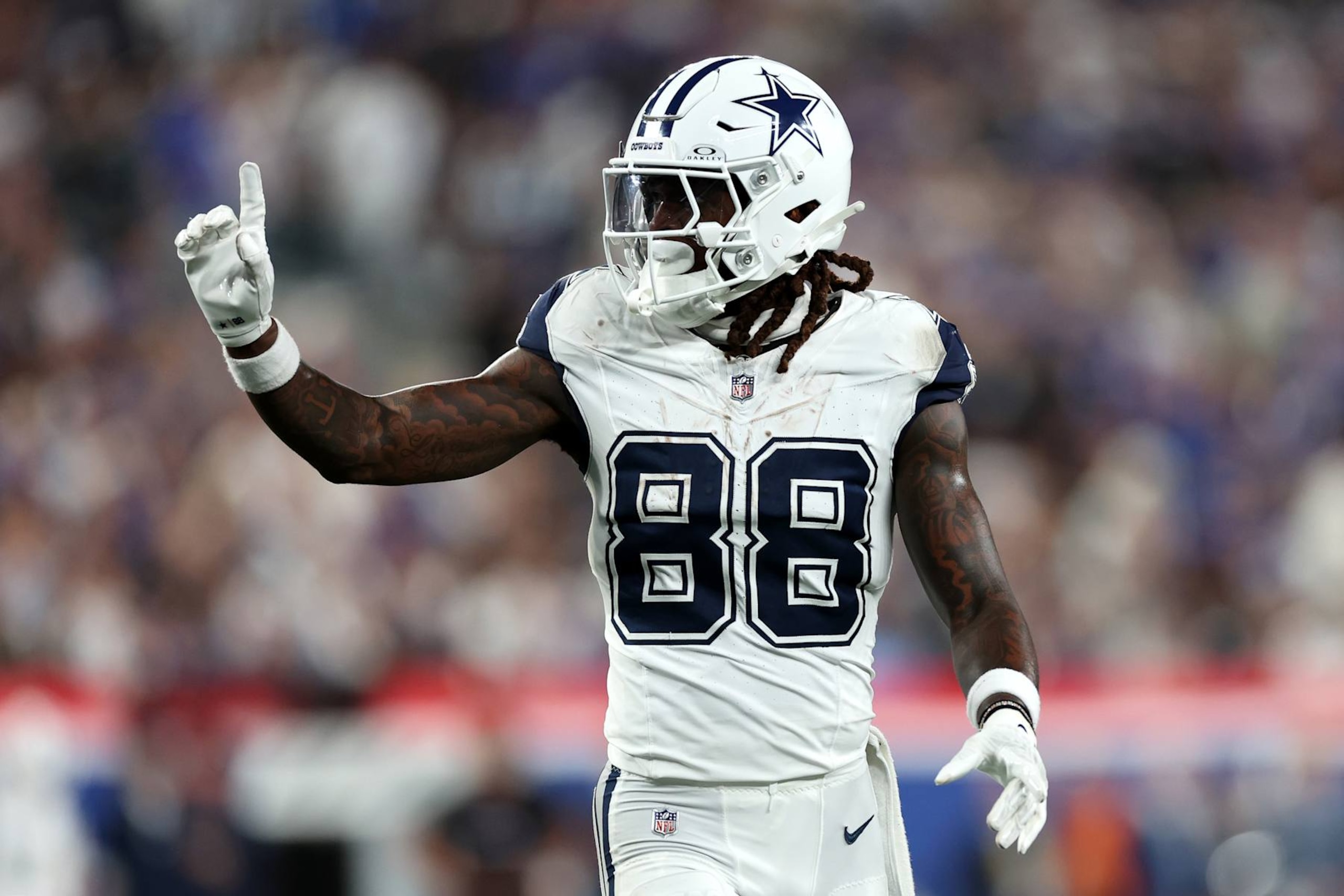 EAST RUTHERFORD, NEW JERSEY - SEPTEMBER 26: CeeDee Lamb #88 of the Dallas Cowboys in action against the New York Giants at MetLife Stadium on September 26, 2024 in East Rutherford, New Jersey. (Photo by Luke Hales/Getty Images)