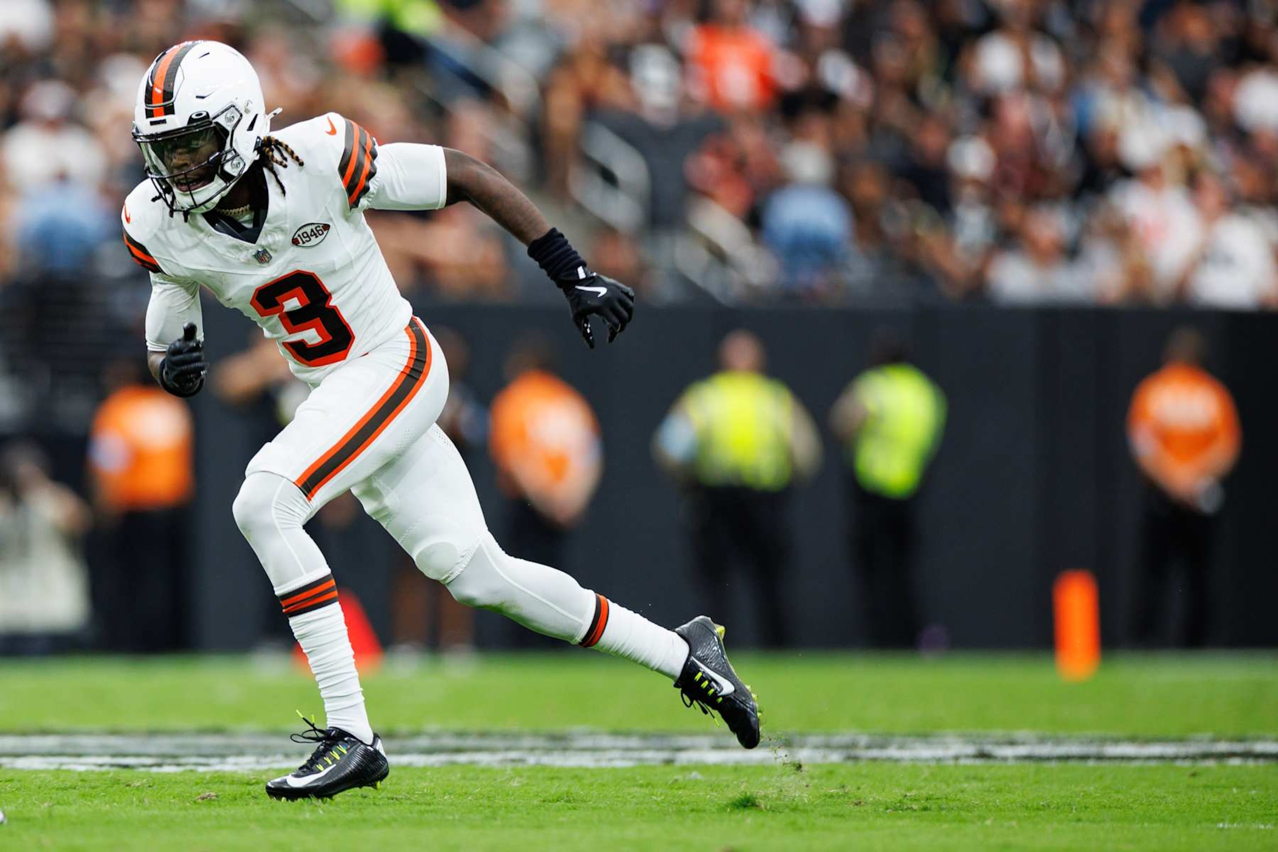 LAS VEGAS, NV - SEPTEMBER 29: Wide receiver Jerry Jeudy #3 of the Cleveland Browns runs downfield during the second quarter of an NFL football game against the Las Vegas Raiders, at Allegiant Stadium on September 29, 2024 in Las Vegas, Nevada. (Photo by Brooke Sutton/Getty Images)