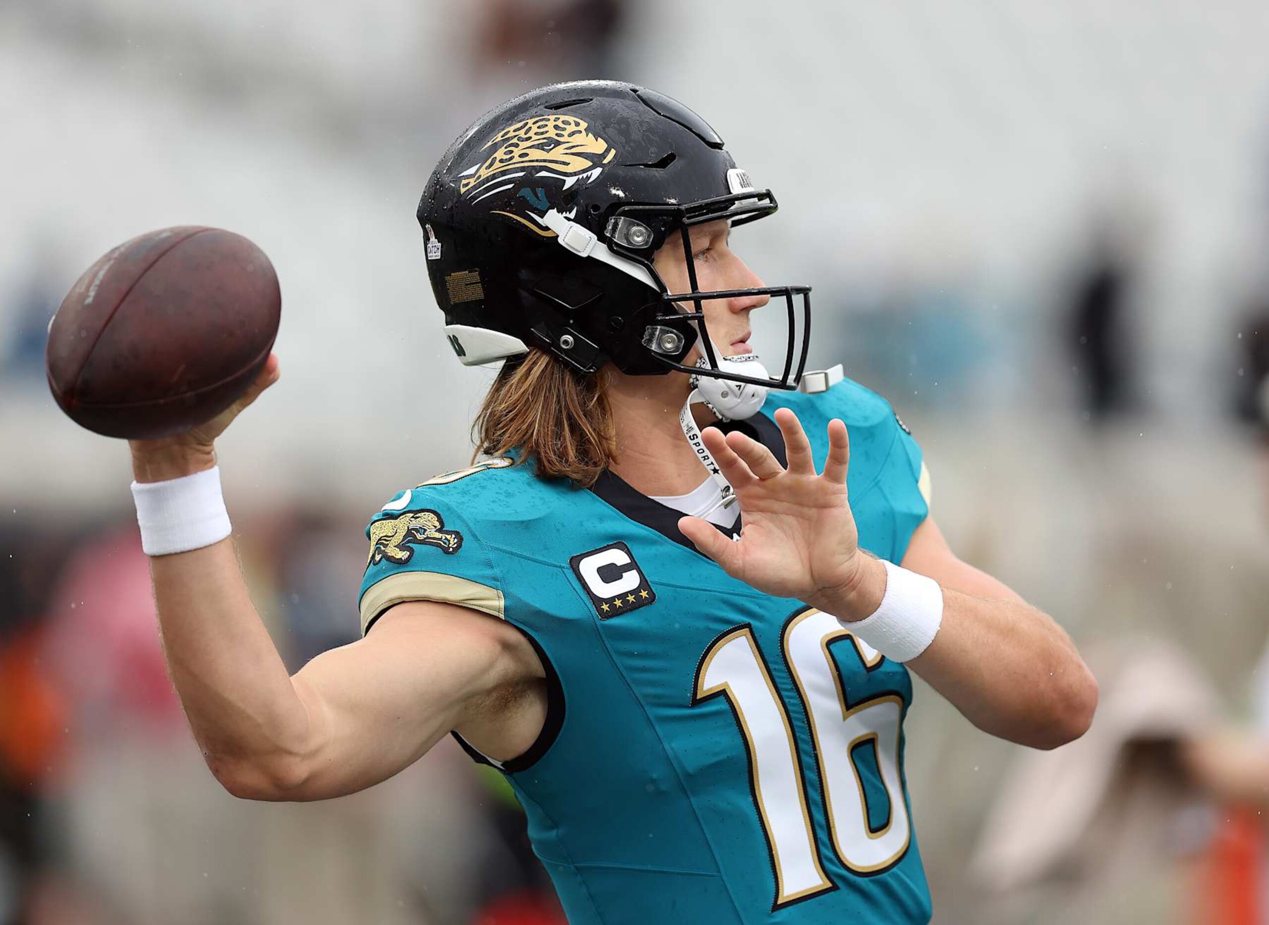 JACKSONVILLE, FLORIDA - OCTOBER 06: Trevor Lawrence #16 of the Jacksonville Jaguars warms up prior to a game against the Indianapolis Colts at EverBank Stadium on October 06, 2024 in Jacksonville, Florida. (Photo by Mike Carlson/Getty Images)