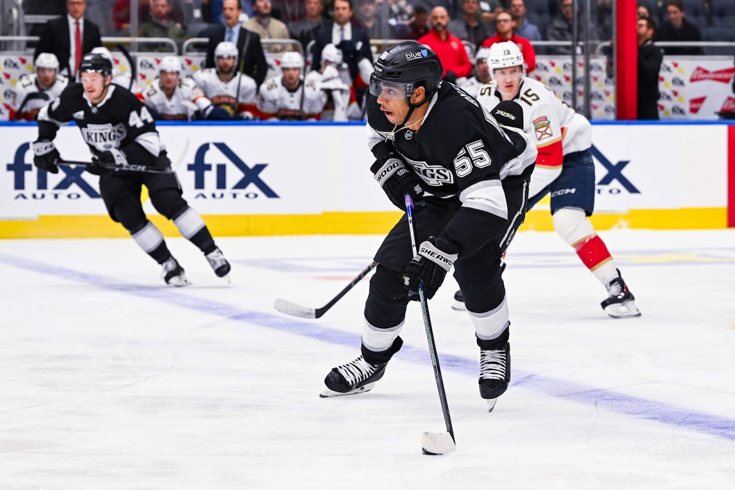 QUEBEC CITY, QC - OCTOBER 05: Los Angeles Kings forward Quinton Byfield (55) plays the puck during the Florida Panthers versus the Los Angeles Kings preseason game on October 05, 2024, at Videotron Centre in Quebec City, QC (Photo by David Kirouac/Icon Sportswire via Getty Images) QUEBEC CITY, QC - OCTOBER 05: Los Angeles Kings forward Quinton Byfield (55) plays the puck during the Florida Panthers versus the Los Angeles Kings preseason game on October 05, 2024, at Videotron Centre in Quebec City, QC (Photo by David Kirouac/Icon Sportswire via Getty Images)