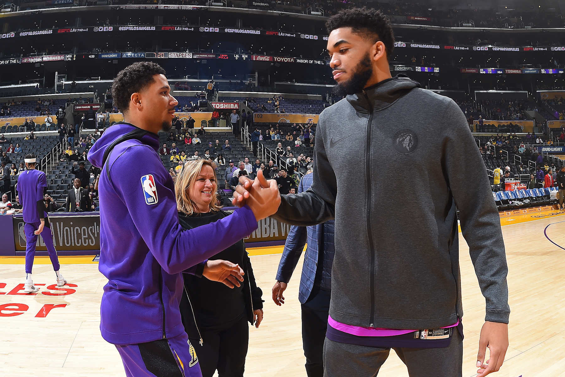 LOS ANGELES, CA - JANUARY 24: Josh Hart #3 of the Los Angeles Lakers and Karl-Anthony Towns #32 of the Minnesota Timberwolves shake hands before the game on January 24, 2019 at STAPLES Center in Los Angeles, California. NOTE TO USER: User expressly acknowledges and agrees that, by downloading and/or using this Photograph, user is consenting to the terms and conditions of the Getty Images License Agreement. Mandatory Copyright Notice: Copyright 2019 NBAE (Photo by Andrew D. Bernstein/NBAE via Getty Images)
