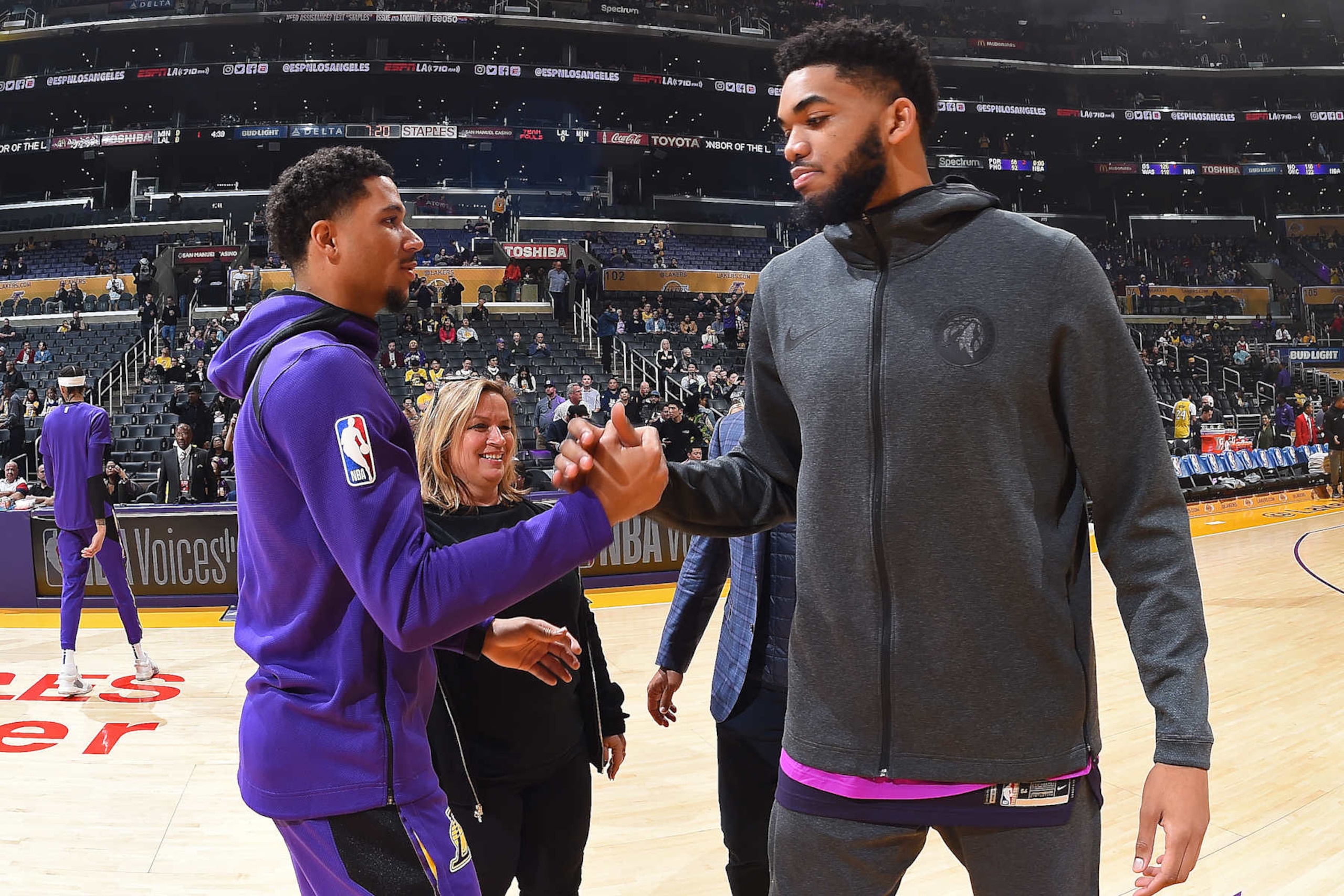 LOS ANGELES, CA - JANUARY 24: Josh Hart #3 of the Los Angeles Lakers and Karl-Anthony Towns #32 of the Minnesota Timberwolves shake hands before the game on January 24, 2019 at STAPLES Center in Los Angeles, California. NOTE TO USER: User expressly acknowledges and agrees that, by downloading and/or using this Photograph, user is consenting to the terms and conditions of the Getty Images License Agreement. Mandatory Copyright Notice: Copyright 2019 NBAE (Photo by Andrew D. Bernstein/NBAE via Getty Images)