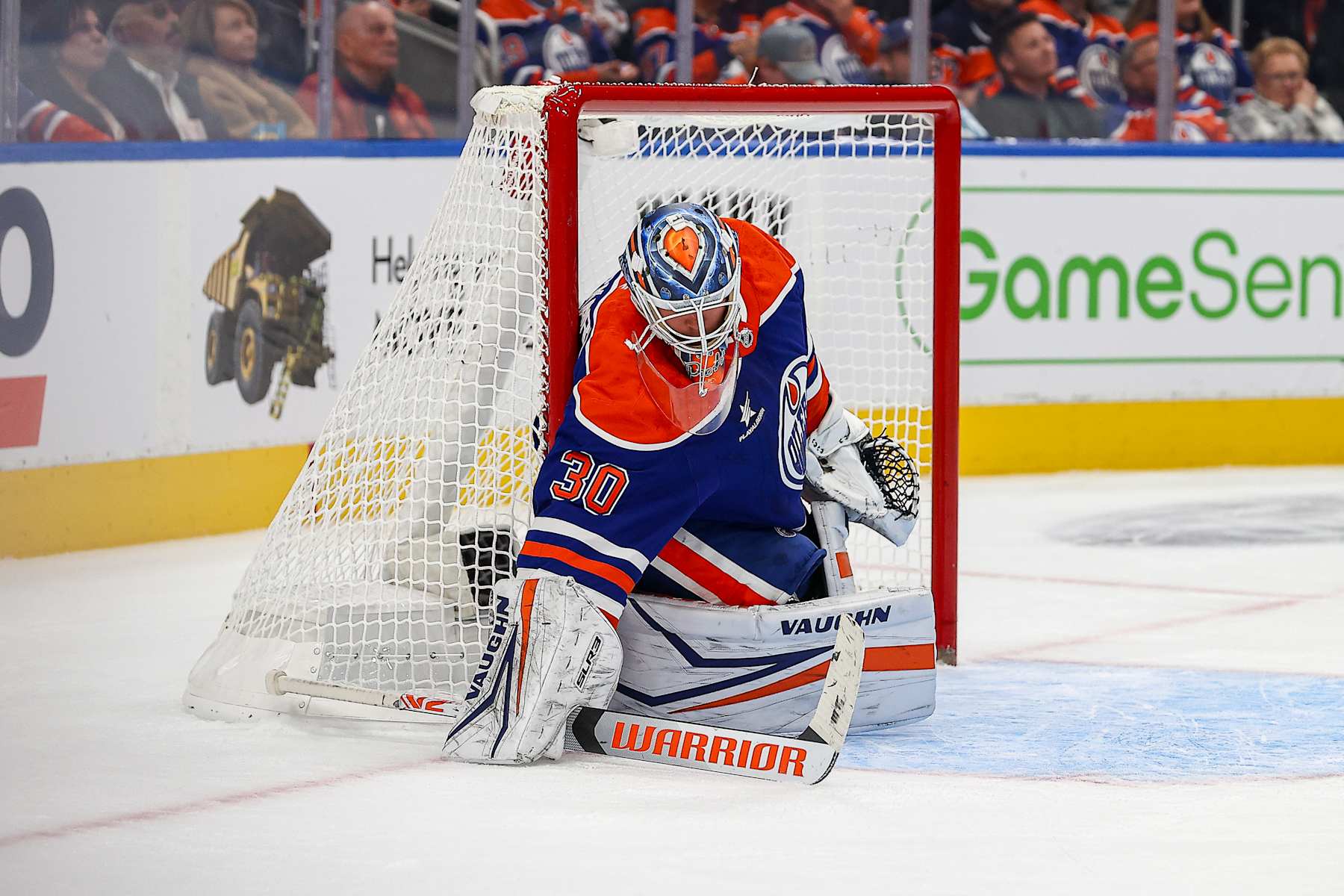EDMONTON, AB - OCTOBER 09: Edmonton Oilers Goalie Calvin Pickard (30) comes in to game action in replacement of Edmonton Oilers Goalie Stuart Skinner (74) in the second period of the Edmonton Oilers game versus the Winnipeg Jets on October 9, 2024 at Rogers Place in Edmonton, AB. (Photo by Curtis Comeau/Icon Sportswire via Getty Images)