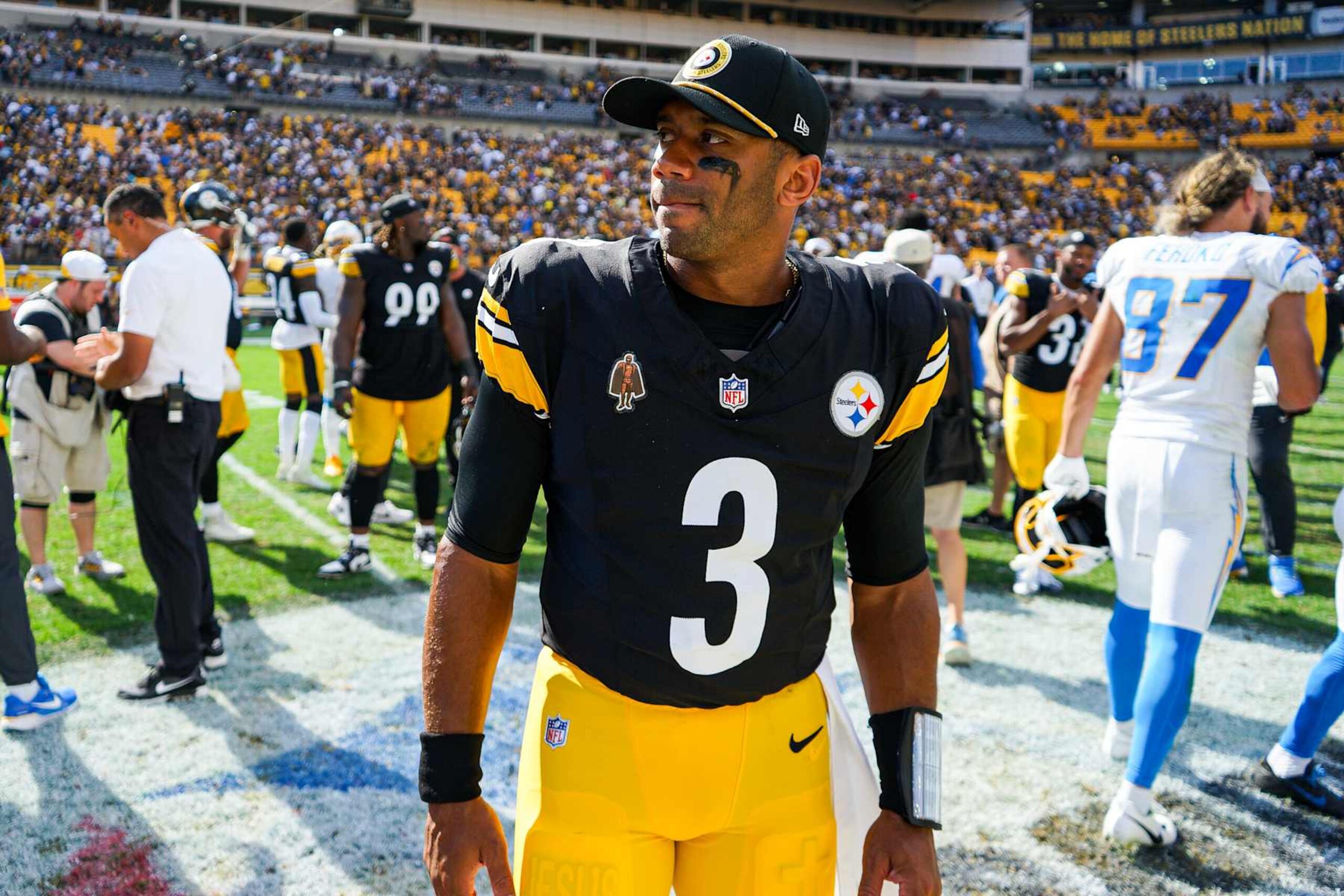 PITTSBURGH, PA - SEPTEMBER 22: Pittsburgh Steelers quarterback Russell Wilson (3) looks on after the regular season NFL football game between the Los Angeles Chargers and Pittsburgh Steelers on September 22, 2024 at Acrisure Stadium in Pittsburgh, PA. (Photo by Mark Alberti/Icon Sportswire via Getty Images) PITTSBURGH, PA - SEPTEMBER 22: Pittsburgh Steelers quarterback Russell Wilson (3) looks on after the regular season NFL football game between the Los Angeles Chargers and Pittsburgh Steelers on September 22, 2024 at Acrisure Stadium in Pittsburgh, PA. (Photo by Mark Alberti/Icon Sportswire via Getty Images)