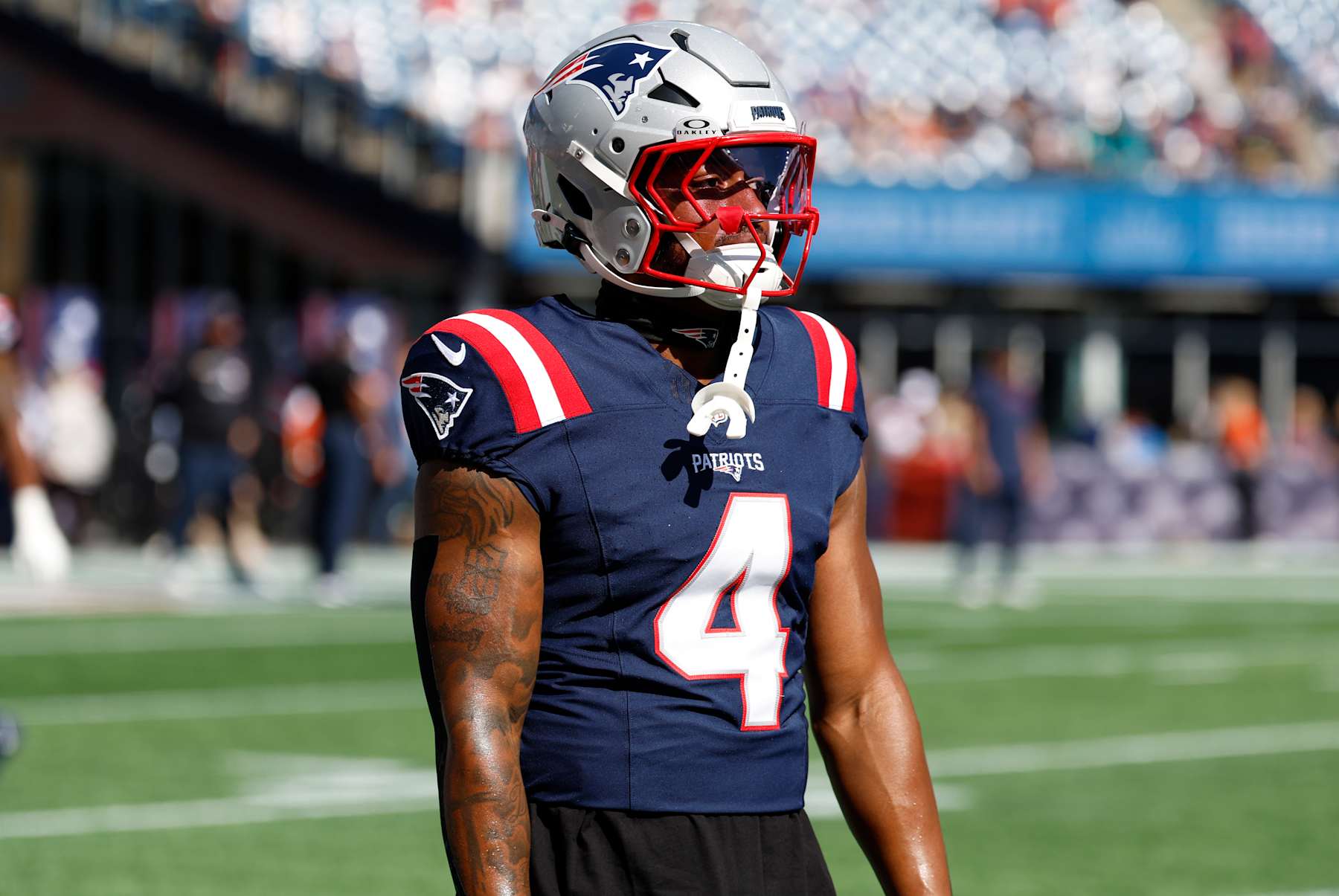 FOXBOROUGH, MA - OCTOBER 06: New England Patriots running back Antonio Gibson (4) before a game between the New England Patriots and the Miami Dolphins on October 6, 2024, at Gillette Stadium in Foxborough, Massachusetts. (Photo by Fred Kfoury III/Icon Sportswire via Getty Images)