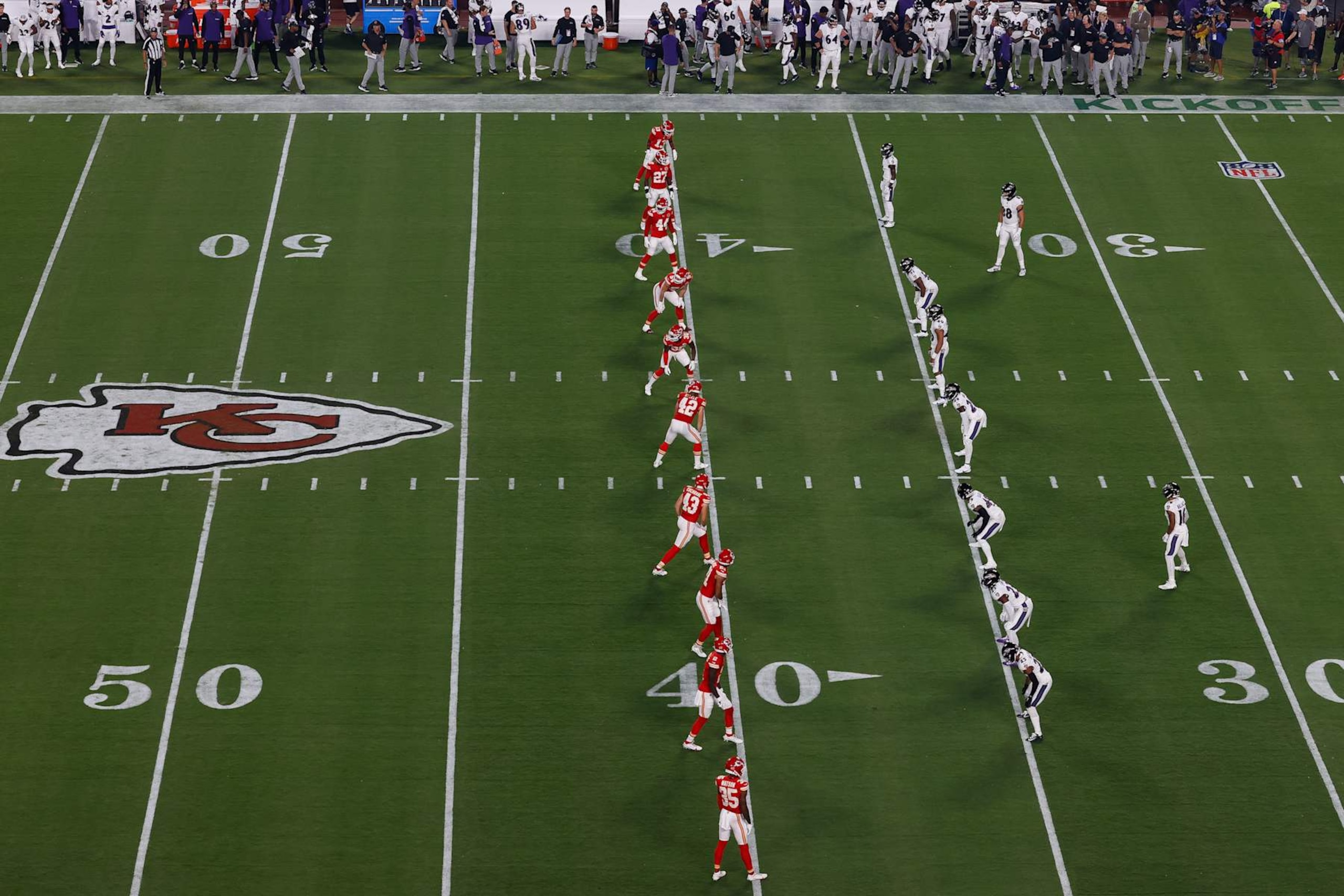 KANSAS CITY, MISSOURI - SEPTEMBER 5: Kansas City Chiefs players line up at the 40 yard line across the Baltimore Ravens players at the 35 yard line on the opening kickoff during the first half at GEHA Field at Arrowhead Stadium on September 5, 2024 in Kansas City, Missouri. The NFLs new Dynamic Kickoff made its regular season debut with a touchback. (Photo by Aaron M. Sprecher/Getty Images)