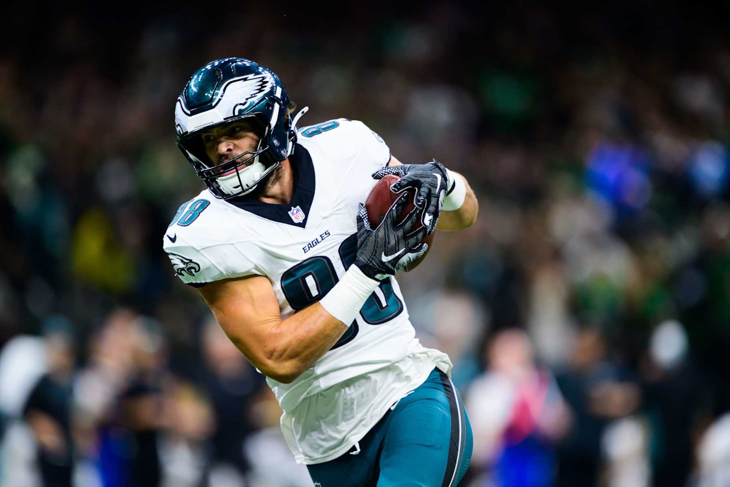 NEW ORLEANS, LOUISIANA - SEPTEMBER 22: Dallas Goedert #88 of the Philadelphia Eagles in action against the New Orleans Saints at Caesars Superdome on September 22, 2024 in New Orleans, Louisiana. (Photo by Gus Stark/Getty Images)