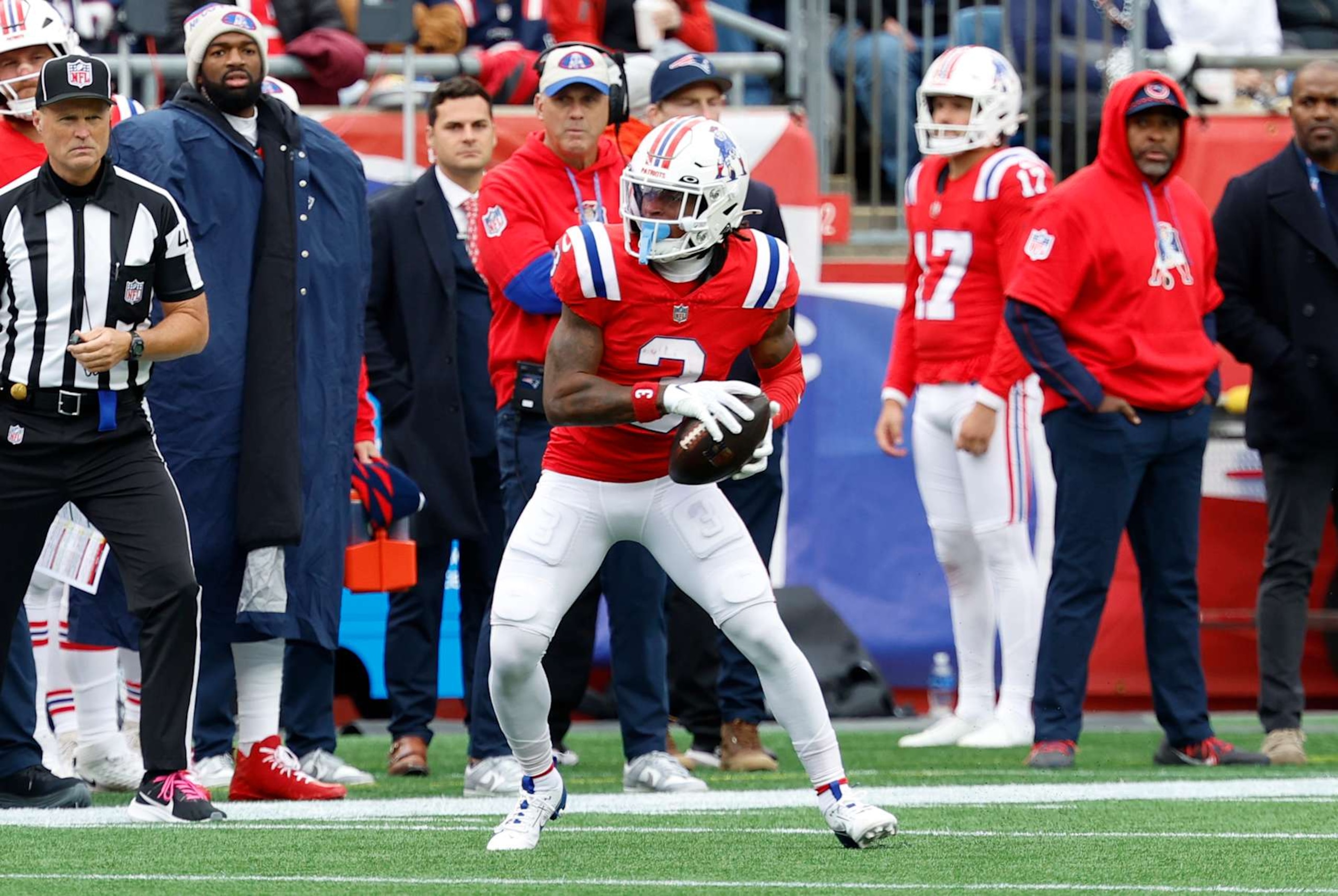 FOXBOROUGH, MA - OCTOBER 13: New England Patriots wide receiver Demario Douglas (3) turns after a catch during a game between the New England Patriots and the Houston Texans on October 13, 2024, at Gillette Stadium in Foxborough, Massachusetts. (Photo by Fred Kfoury III/Icon Sportswire via Getty Images)