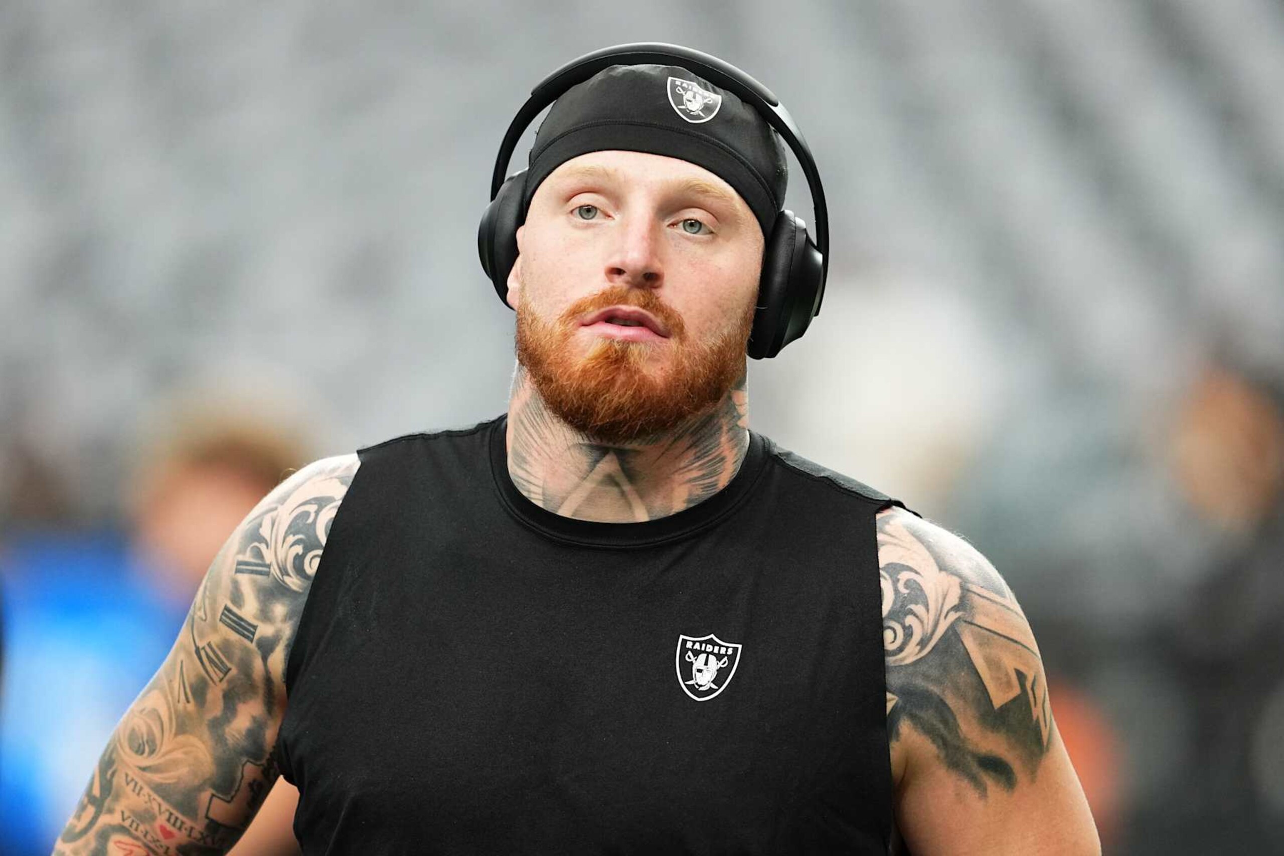 LAS VEGAS, NEVADA - OCTOBER 13: Maxx Crosby #98 of the Las Vegas Raiders warms-up prior to a game against the Pittsburgh Steelers at Allegiant Stadium on October 13, 2024 in Las Vegas, Nevada. (Photo by Chris Unger/Getty Images) LAS VEGAS, NEVADA - OCTOBER 13: Maxx Crosby #98 of the Las Vegas Raiders warms-up prior to a game against the Pittsburgh Steelers at Allegiant Stadium on October 13, 2024 in Las Vegas, Nevada. (Photo by Chris Unger/Getty Images)