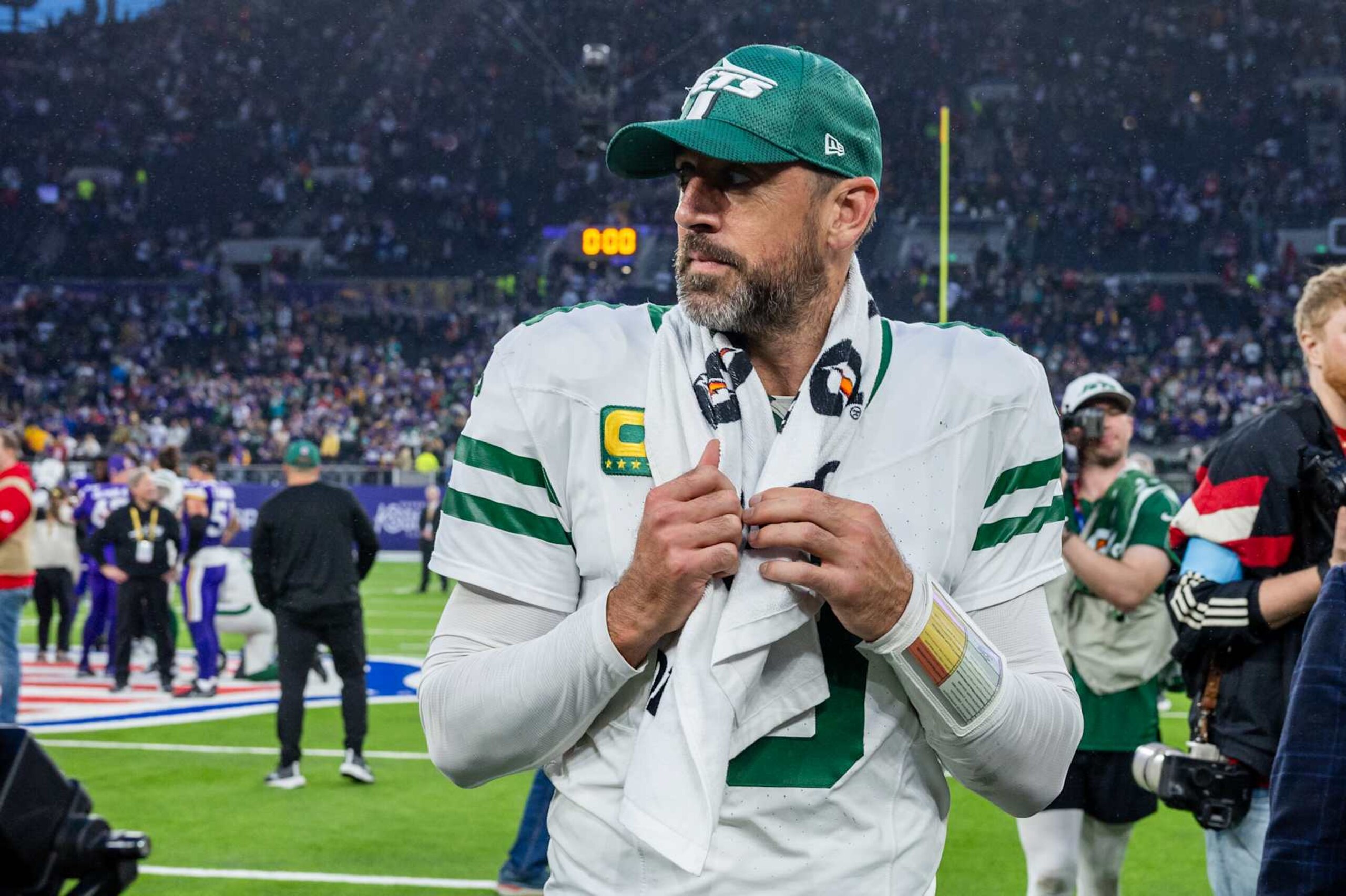 LONDON, ENG - OCTOBER 06: New York Jets quarterback Aaron Rodgers (8) after the professional NFL football game between the New York Jets and Minnesota Vikings on October 6, 2024 at Tottenham Hotspur Stadium in London, England. (Photo by Bob Kupbens/Icon Sportswire via Getty Images)