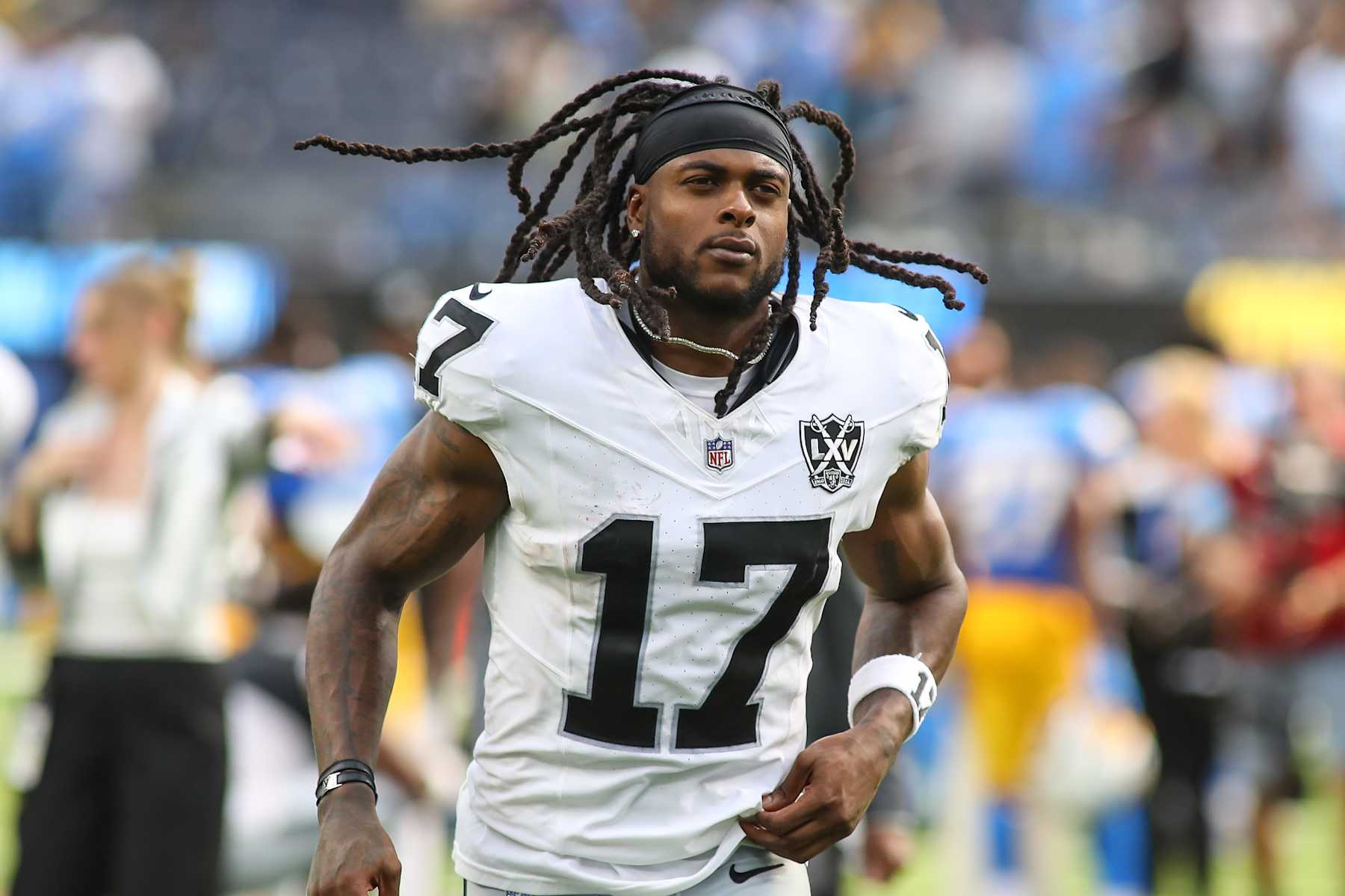 INGLEWOOD, CA - SEPTEMBER 8: Las Vegas Raiders wide receiver Davante Adams (17) during the NFL game between the Las Vegas Raiders and the Los Angeles Chargers on September 08, 2024, at SoFi Stadium in Inglewood, CA. (Photo by Jevone Moore/Icon Sportswire via Getty Images)