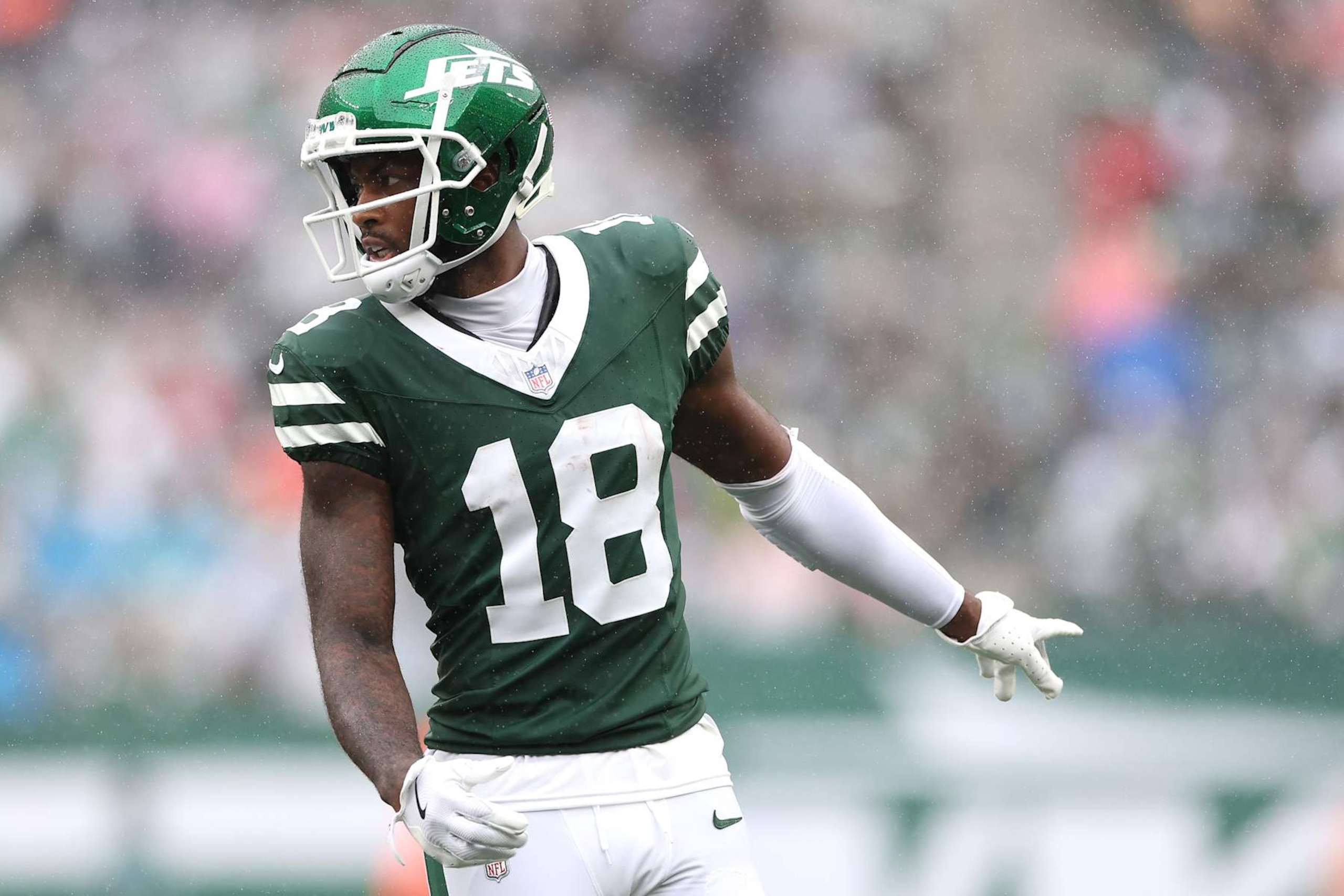 EAST RUTHERFORD, NEW JERSEY - SEPTEMBER 29: Mike Williams #18 of the New York Jets in action against the Denver Broncos at MetLife Stadium on September 29, 2024 in East Rutherford, New Jersey. (Photo by Luke Hales/Getty Images) EAST RUTHERFORD, NEW JERSEY - SEPTEMBER 29: Mike Williams #18 of the New York Jets in action against the Denver Broncos at MetLife Stadium on September 29, 2024 in East Rutherford, New Jersey. (Photo by Luke Hales/Getty Images)