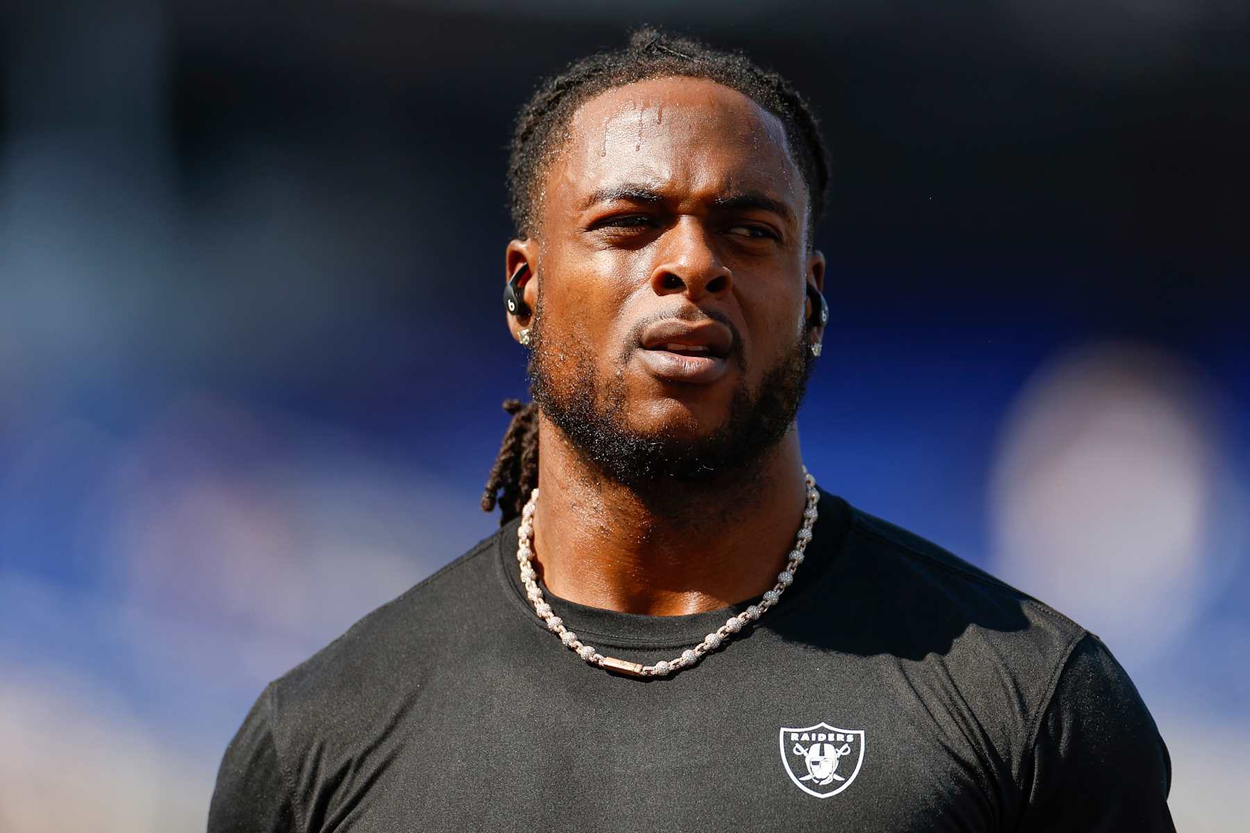 BALTIMORE, MARYLAND - SEPTEMBER 15: Davante Adams #17 of the Las Vegas Raiders warms up on the field prior to game against the Baltimore Ravens at M&T Bank Stadium on September 15, 2024 in Baltimore, Maryland. (Photo by Brandon Sloter/Getty Images)