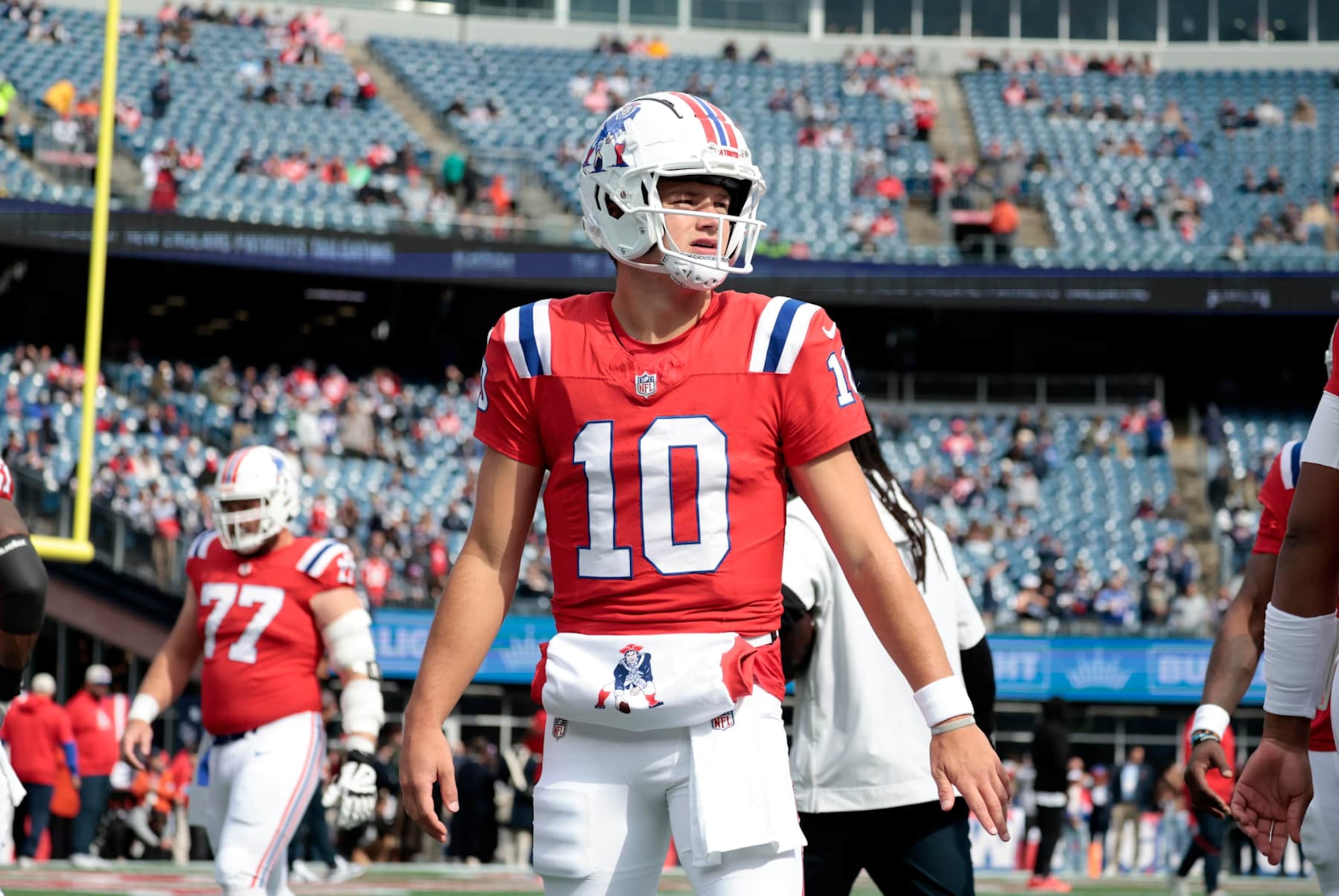 FOXBOROUGH, MA - OCTOBER 13: New England Patriots quarterback Drake Maye (10) in warm up before a game between the New England Patriots and the Houston Texans on October 13, 2024, at Gillette Stadium in Foxborough, Massachusetts. (Photo by Fred Kfoury III/Icon Sportswire via Getty Images) FOXBOROUGH, MA - OCTOBER 13: New England Patriots quarterback Drake Maye (10) in warm up before a game between the New England Patriots and the Houston Texans on October 13, 2024, at Gillette Stadium in Foxborough, Massachusetts. (Photo by Fred Kfoury III/Icon Sportswire via Getty Images)