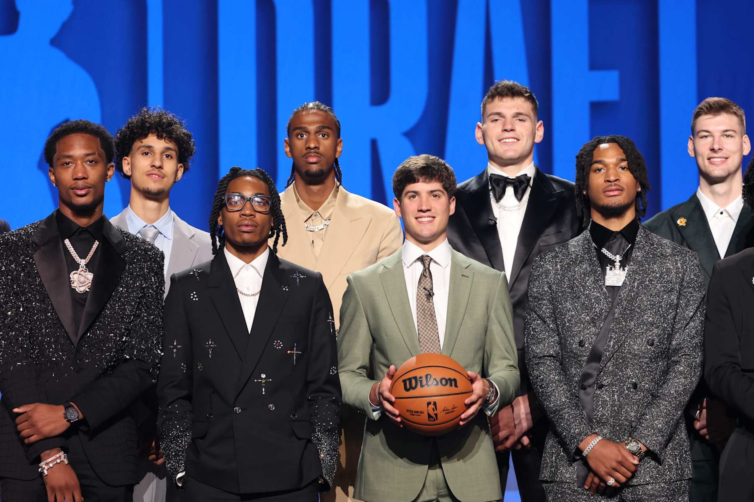 BROOKLYN, NY - JUNE 26: Ron Holland II, Zaccharie Risacher, Rob Dillingham, Alex Sarr, Reed Sheppard, Donovan Clingan, Stephon Castle, and Kyle Filipowski pose for a photo during the 2024 NBA Draft - Round One on June 26, 2024 at Barclays Center in Brooklyn, New York. NOTE TO USER: User expressly acknowledges and agrees that, by downloading and or using this photograph, User is consenting to the terms and conditions of the Getty Images License Agreement. Mandatory Copyright Notice: Copyright 2024 NBAE (Photo by Jeff Haynes/NBAE via Getty Images)