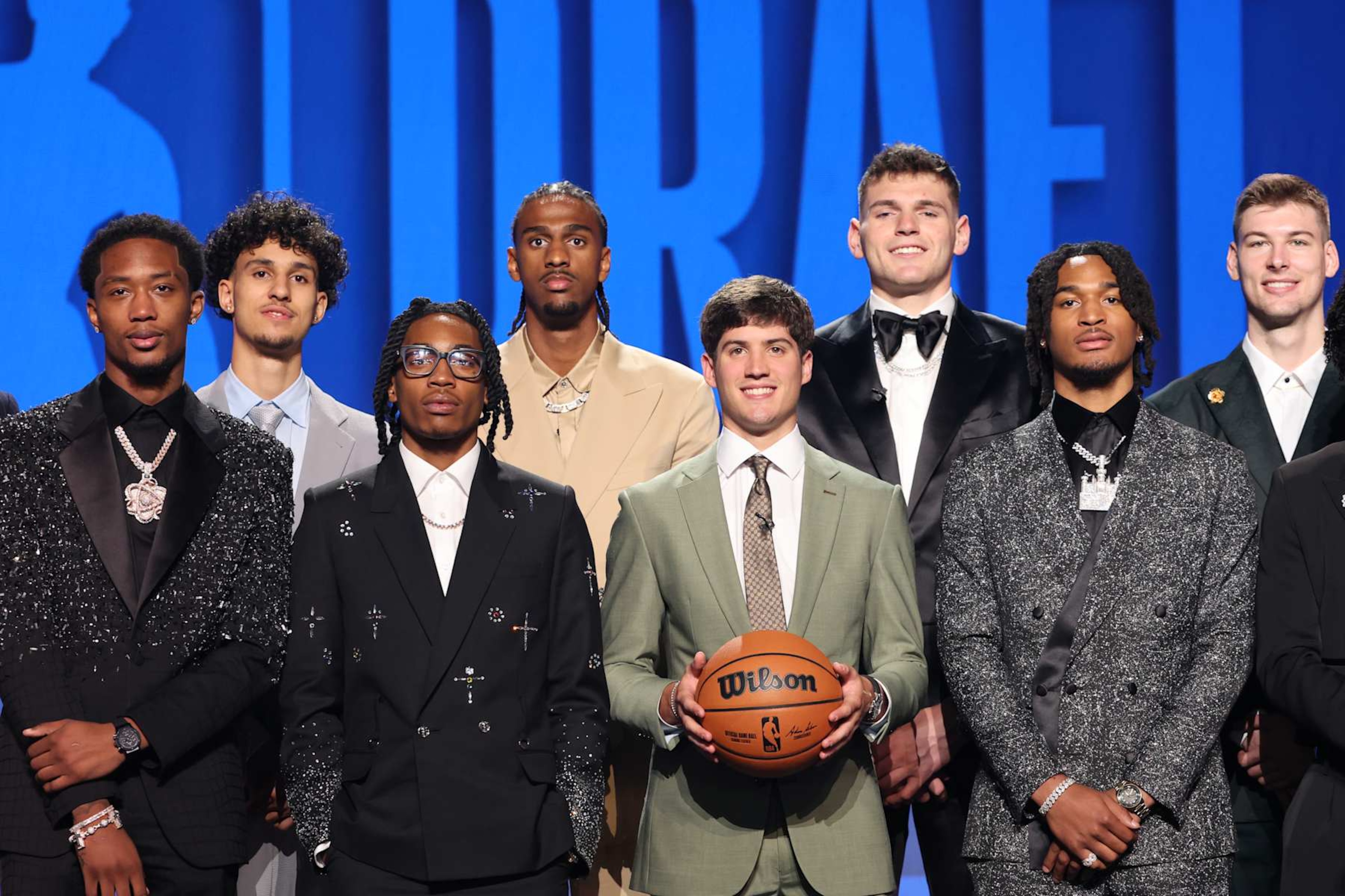 BROOKLYN, NY - JUNE 26: Ron Holland II, Zaccharie Risacher, Rob Dillingham, Alex Sarr, Reed Sheppard, Donovan Clingan, Stephon Castle, and Kyle Filipowski pose for a photo during the 2024 NBA Draft - Round One on June 26, 2024 at Barclays Center in Brooklyn, New York. NOTE TO USER: User expressly acknowledges and agrees that, by downloading and or using this photograph, User is consenting to the terms and conditions of the Getty Images License Agreement. Mandatory Copyright Notice: Copyright 2024 NBAE (Photo by Jeff Haynes/NBAE via Getty Images) BROOKLYN, NY - JUNE 26: Ron Holland II, Zaccharie Risacher, Rob Dillingham, Alex Sarr, Reed Sheppard, Donovan Clingan, Stephon Castle, and Kyle Filipowski pose for a photo during the 2024 NBA Draft - Round One on June 26, 2024 at Barclays Center in Brooklyn, New York. NOTE TO USER: User expressly acknowledges and agrees that, by downloading and or using this photograph, User is consenting to the terms and conditions of the Getty Images License Agreement. Mandatory Copyright Notice: Copyright 2024 NBAE (Photo by Jeff Haynes/NBAE via Getty Images)