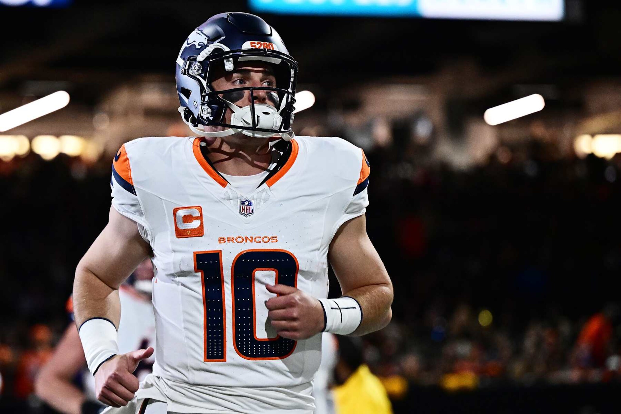 NEW ORLEANS, LOUISIANA - OCTOBER 17: Bo Nix #10 of the Denver Broncos takes the field prior to a game against the New Orleans Saints at Caesars Superdome on October 17, 2024 in New Orleans, Louisiana. (Photo by Gus Stark/Getty Images)